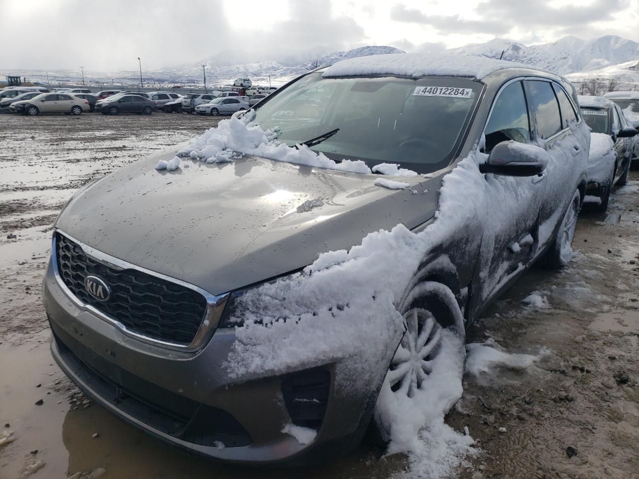 KIA SORENTO 2019 5xypgda59kg475073