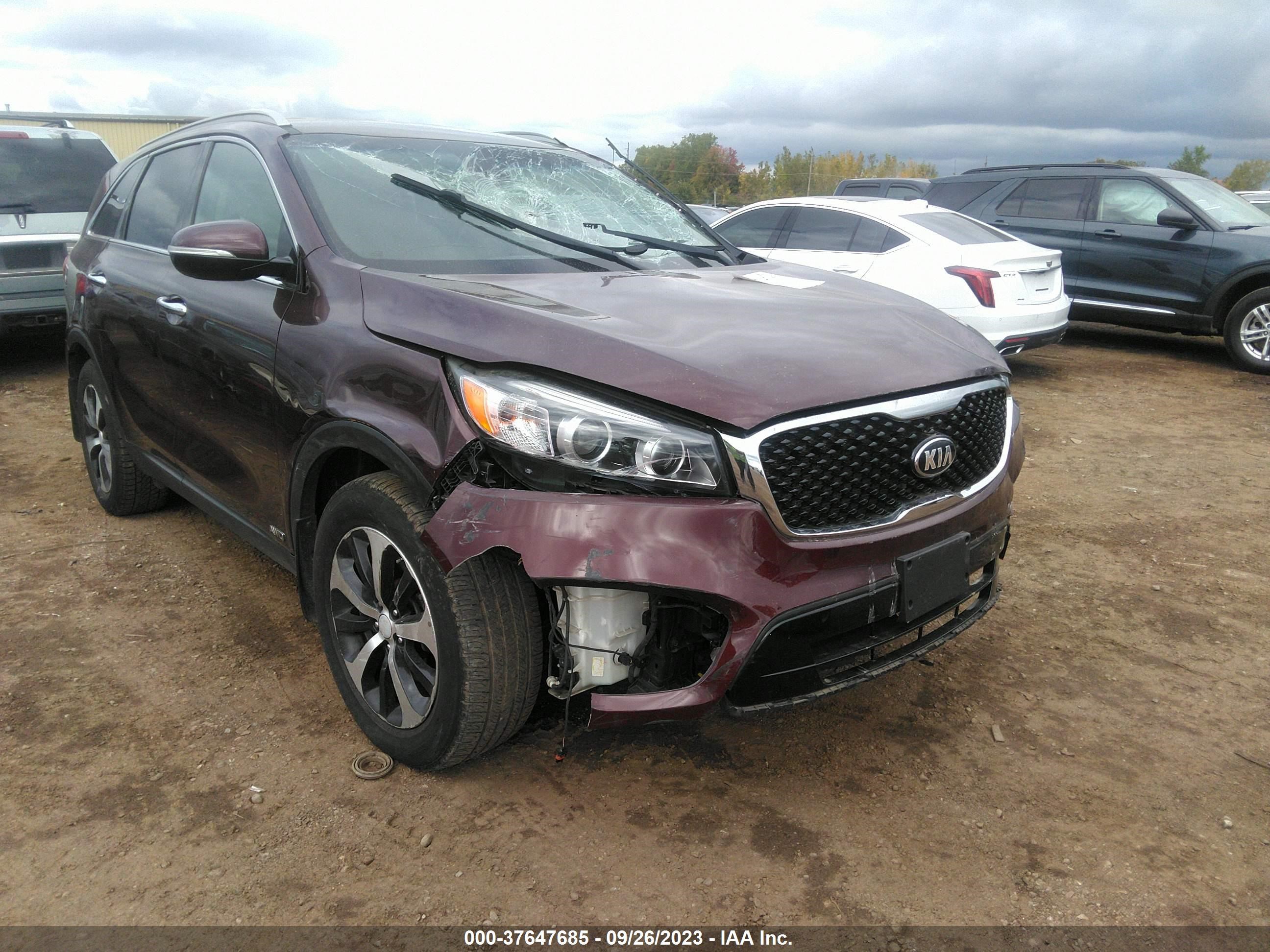 KIA SORENTO 2017 5xyphda13hg190503