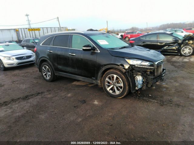 KIA SORENTO 2018 5xyphda53kg537046