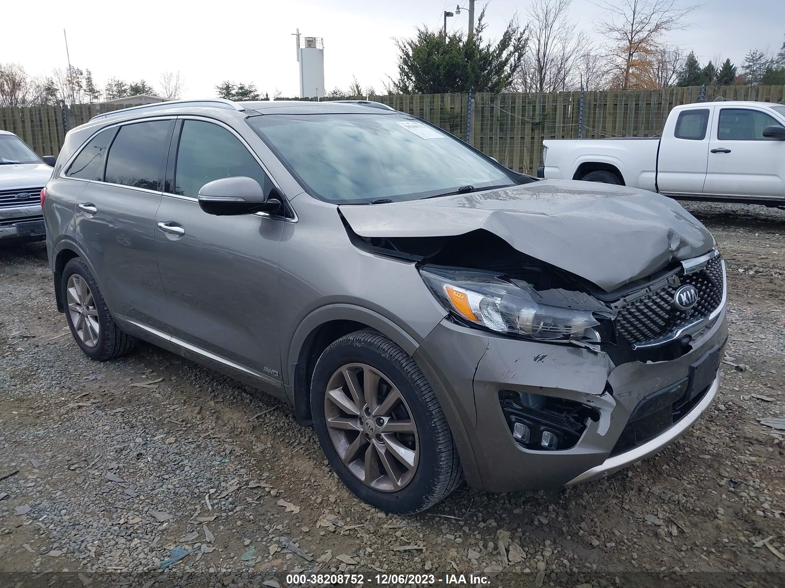 KIA SORENTO 2018 5xypkda52jg381064