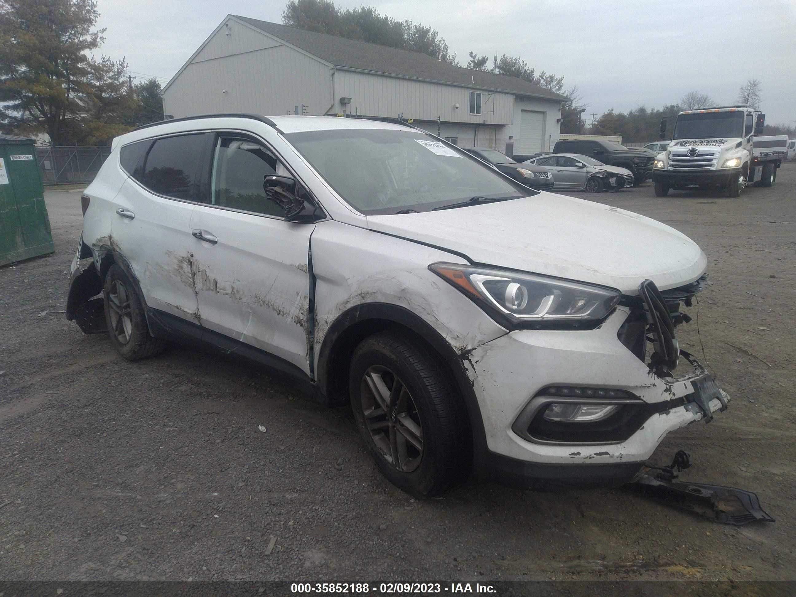 HYUNDAI SANTA FE 2017 5xyzu3lb3hg415796