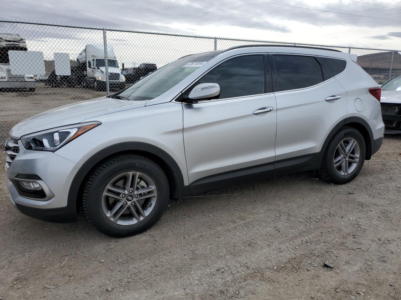 HYUNDAI SANTA FE 2018 5xyzu3lb4jg506131