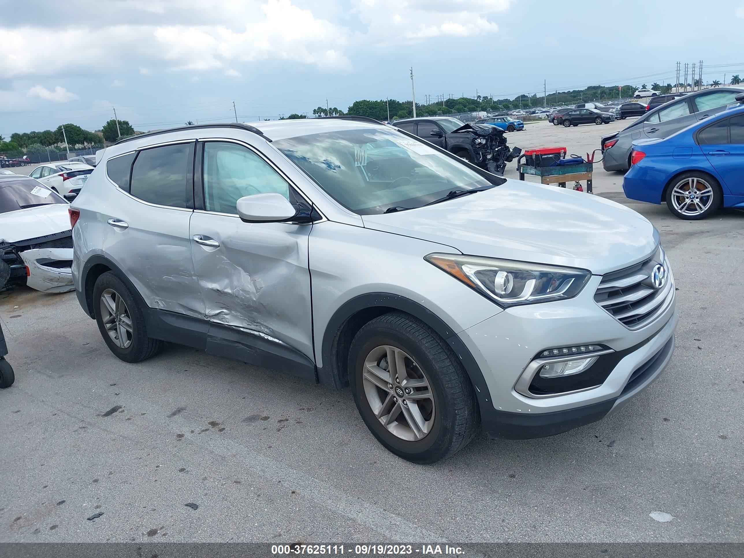 HYUNDAI SANTA FE 2017 5xyzu3lb9hg431114