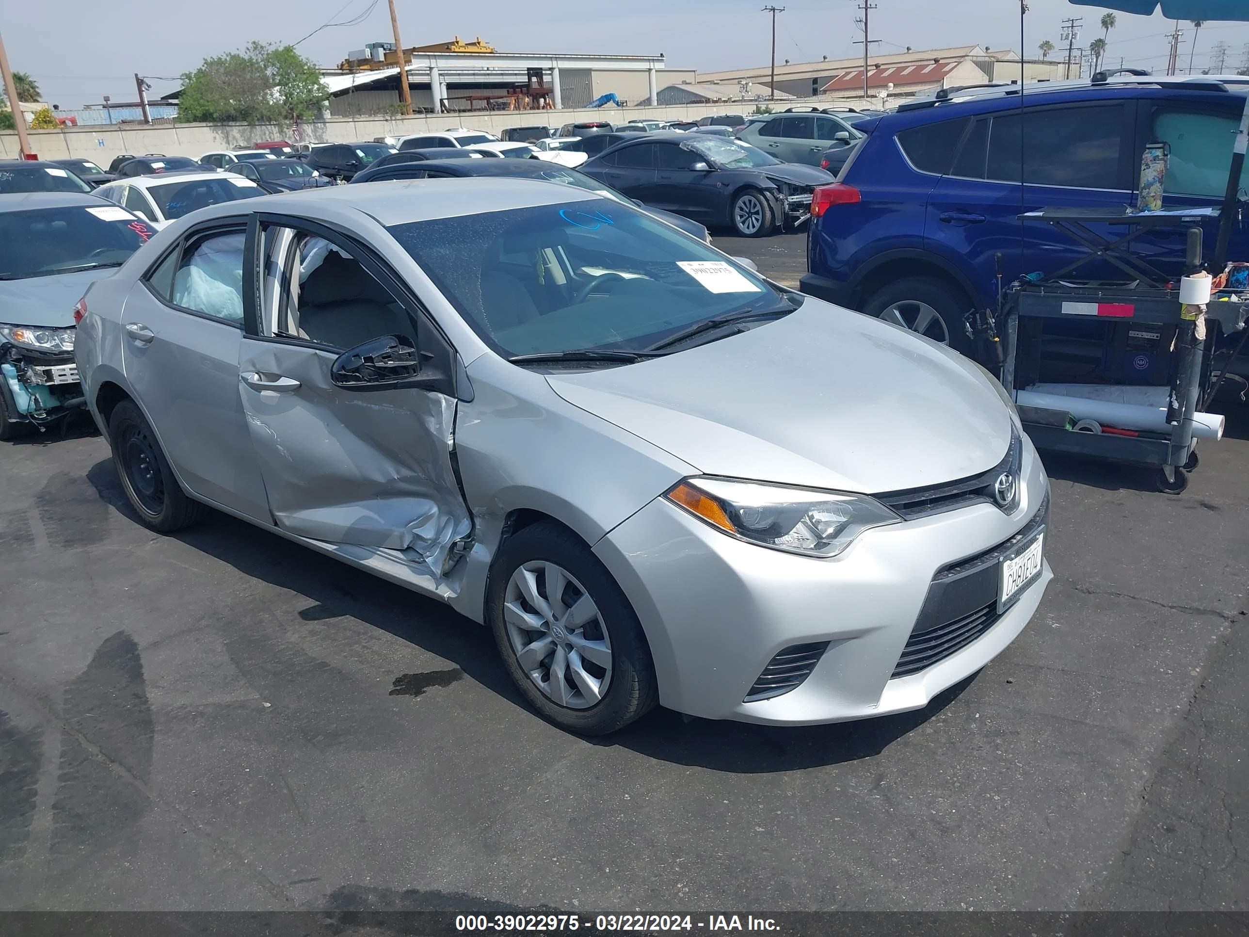 TOYOTA COROLLA 2015 5yfburhe2fp267849