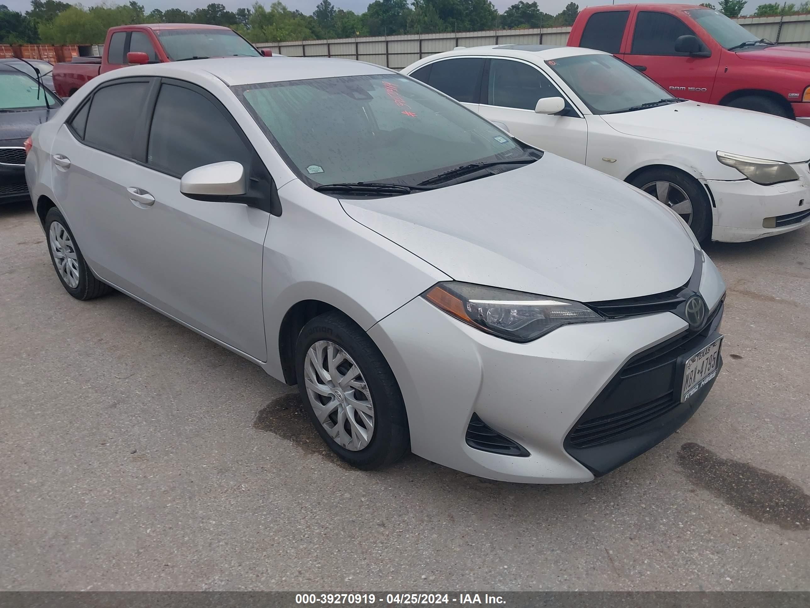 TOYOTA COROLLA 2018 5yfburhe3jp755345