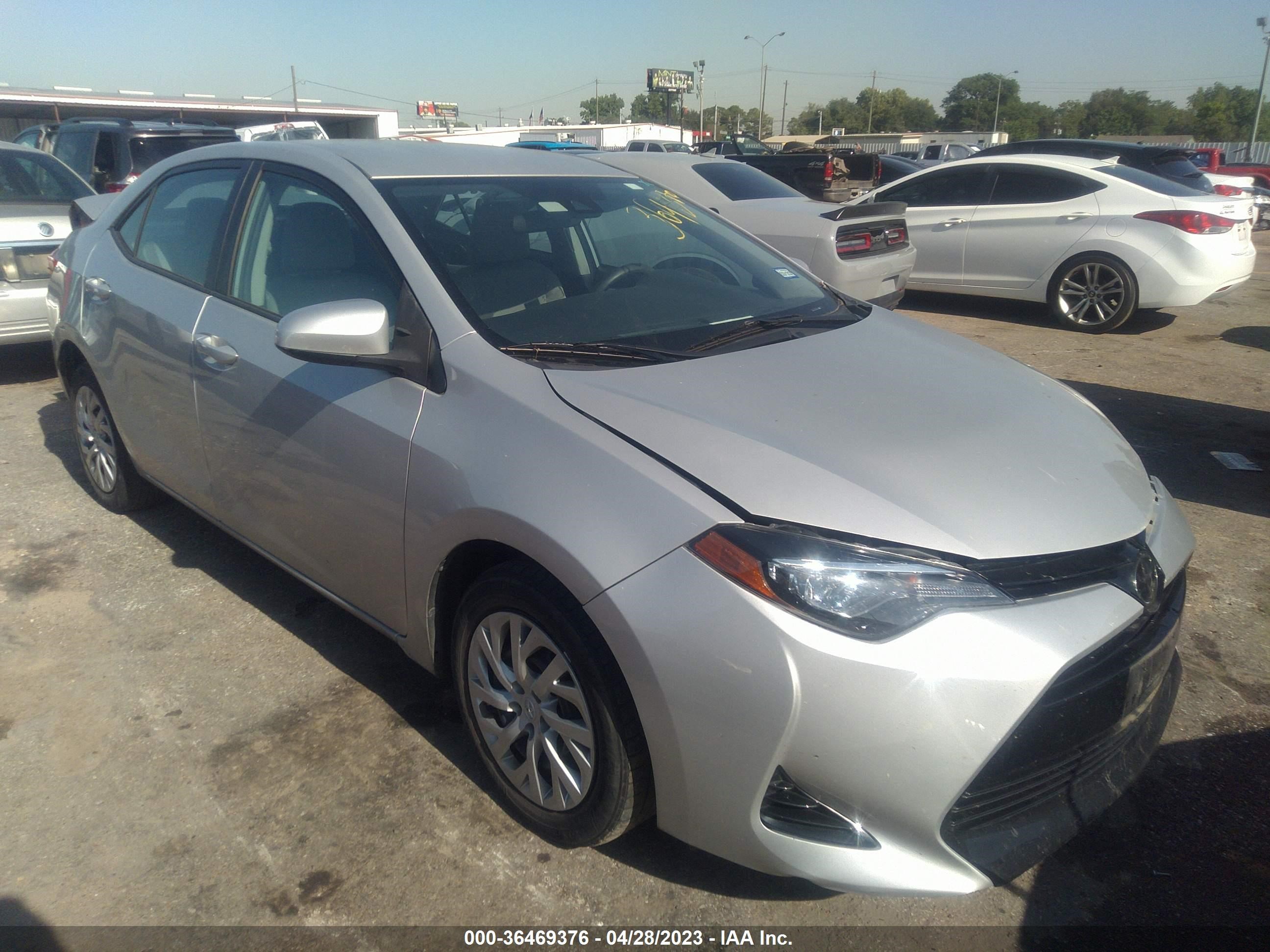 TOYOTA COROLLA 2018 5yfburhe3jp832053