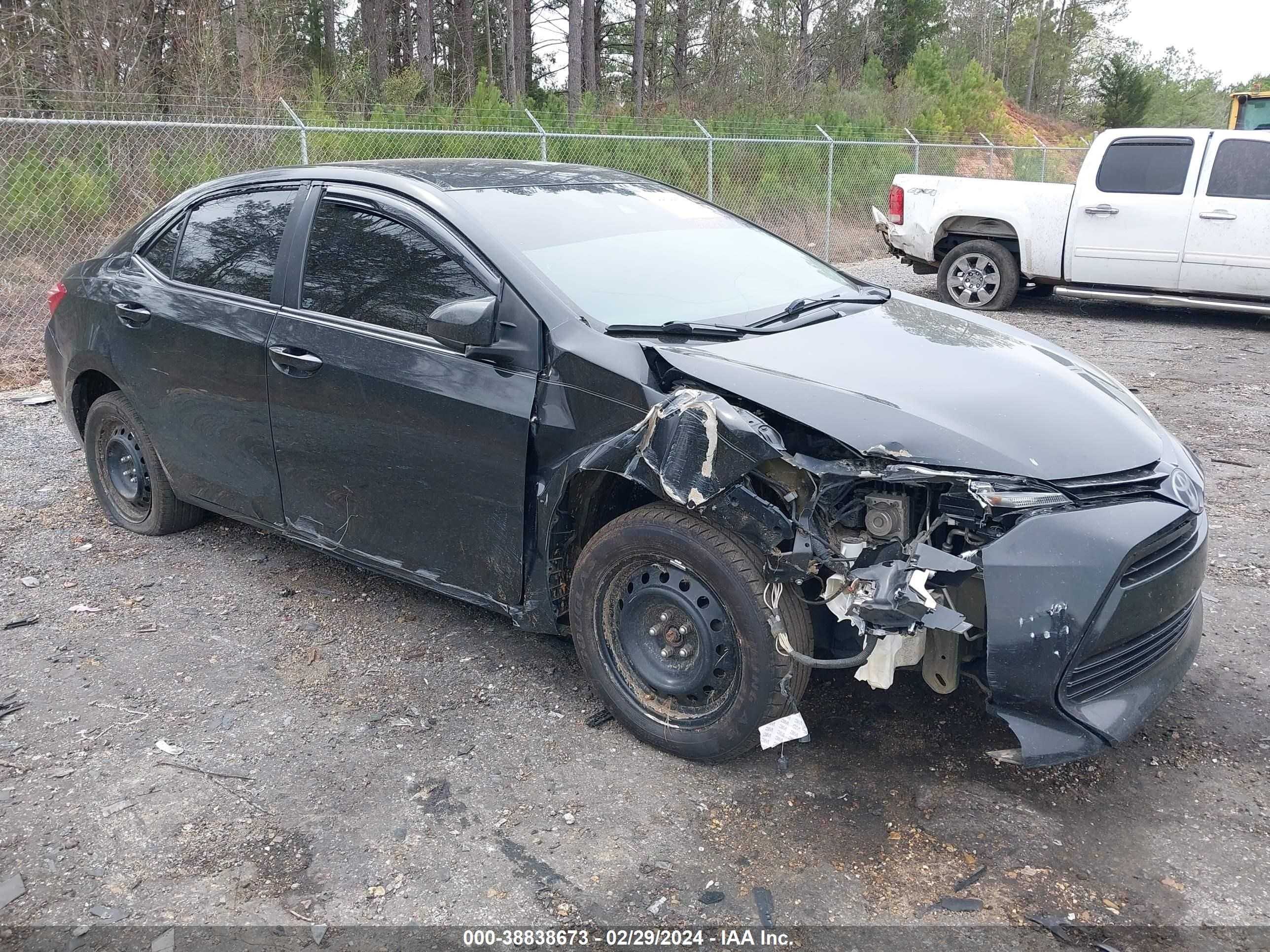 TOYOTA COROLLA 2017 5yfburhe6hp660305