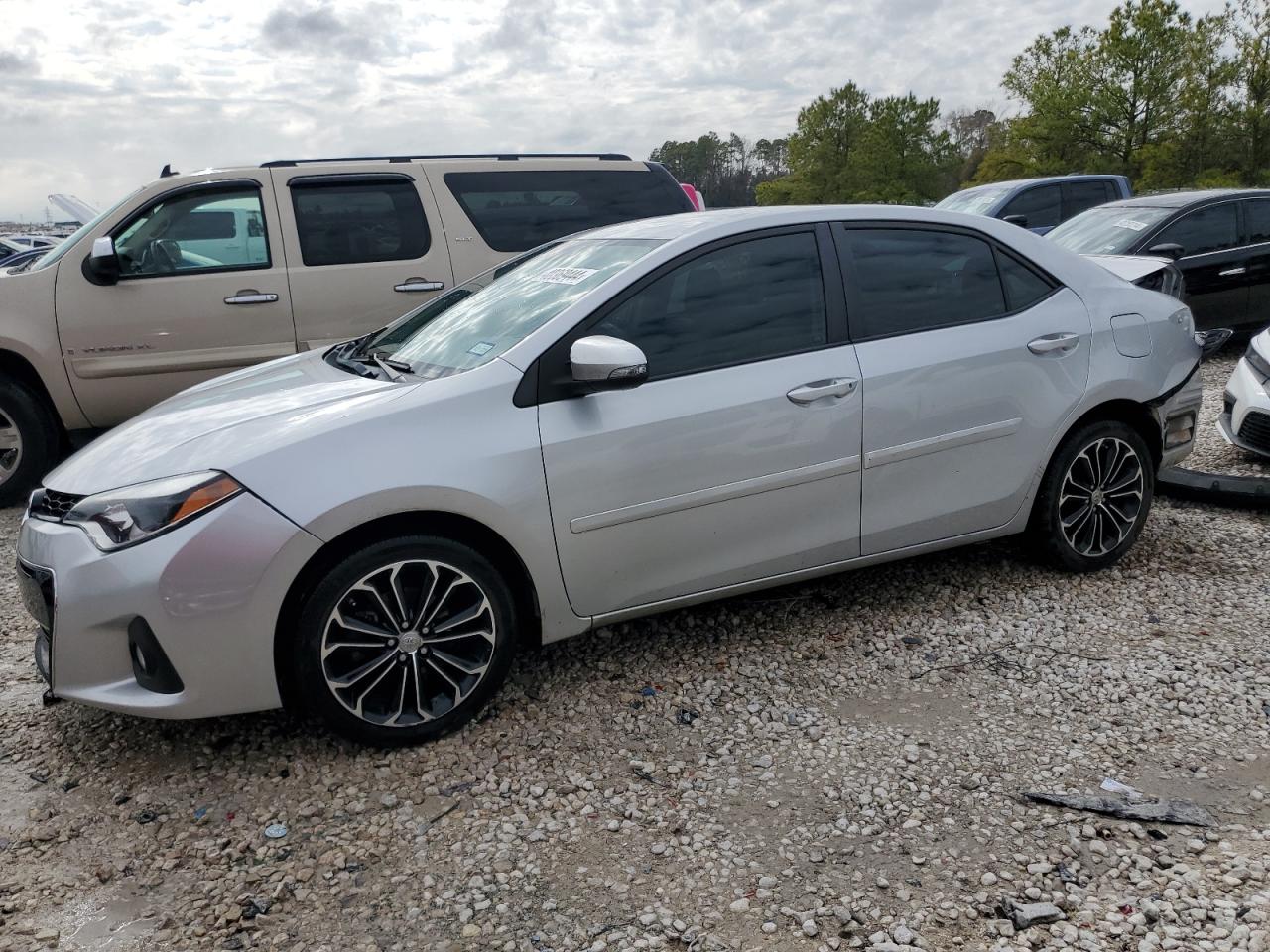 TOYOTA COROLLA 2015 5yfburhe7fp312204