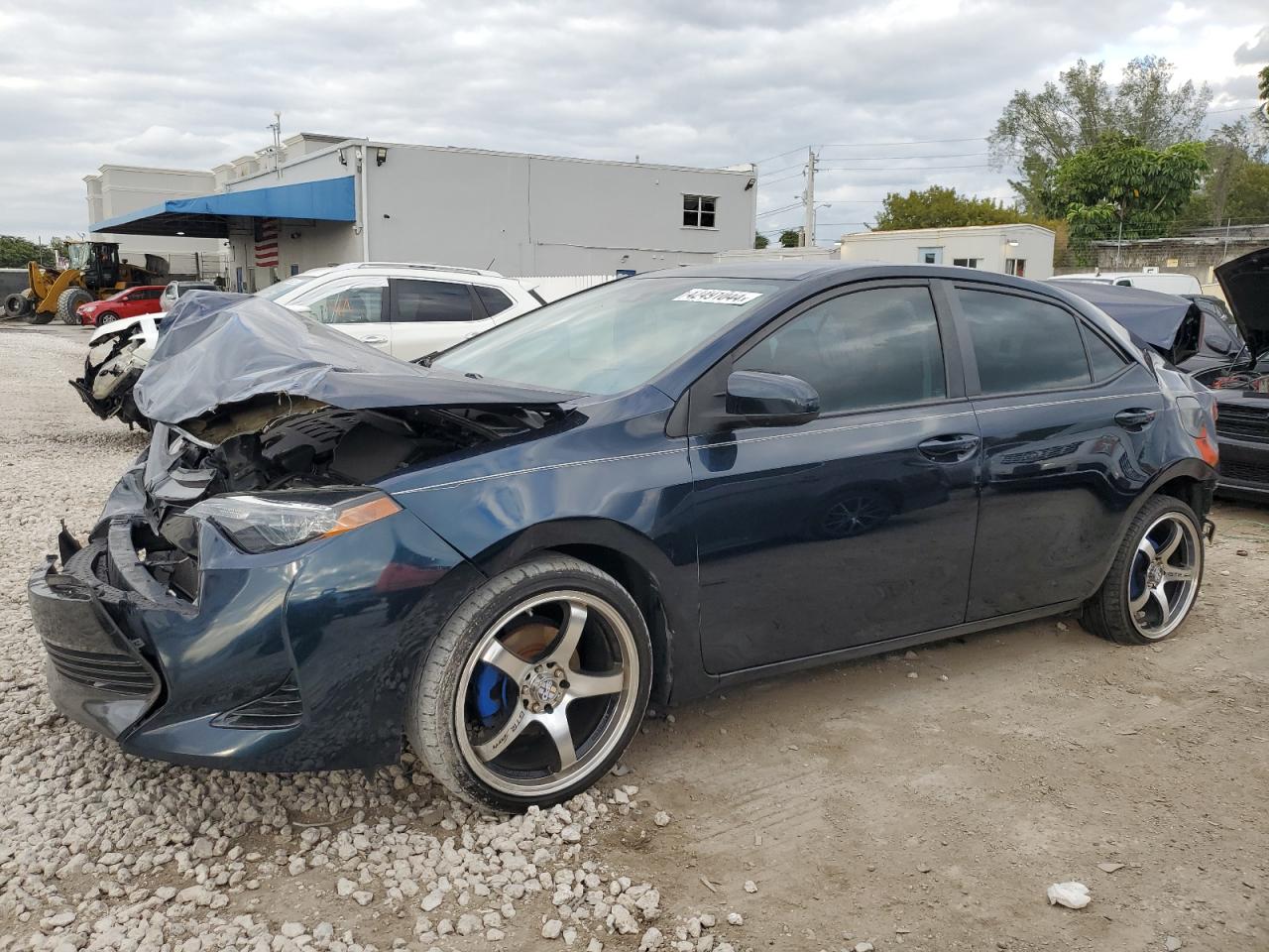 TOYOTA COROLLA 2018 5yfburhe7jp854055