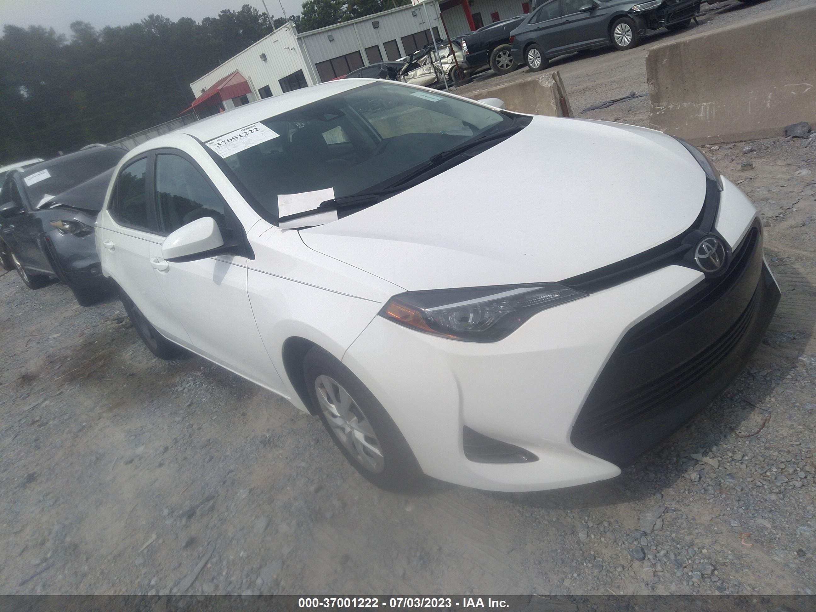 TOYOTA COROLLA 2018 5yfburhe7jp855576