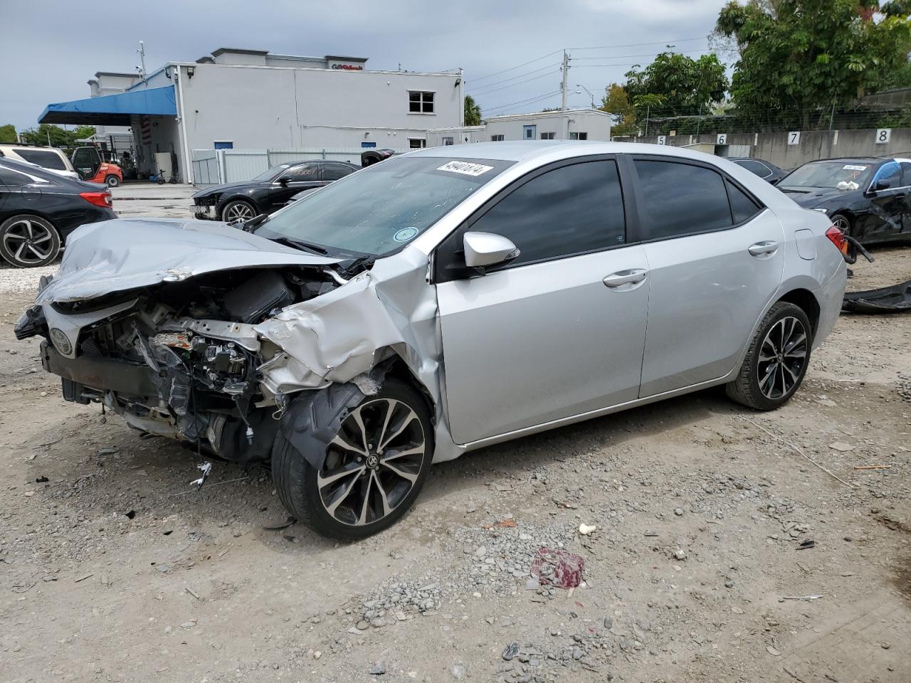 TOYOTA COROLLA 2017 5yfburhe8hp650696