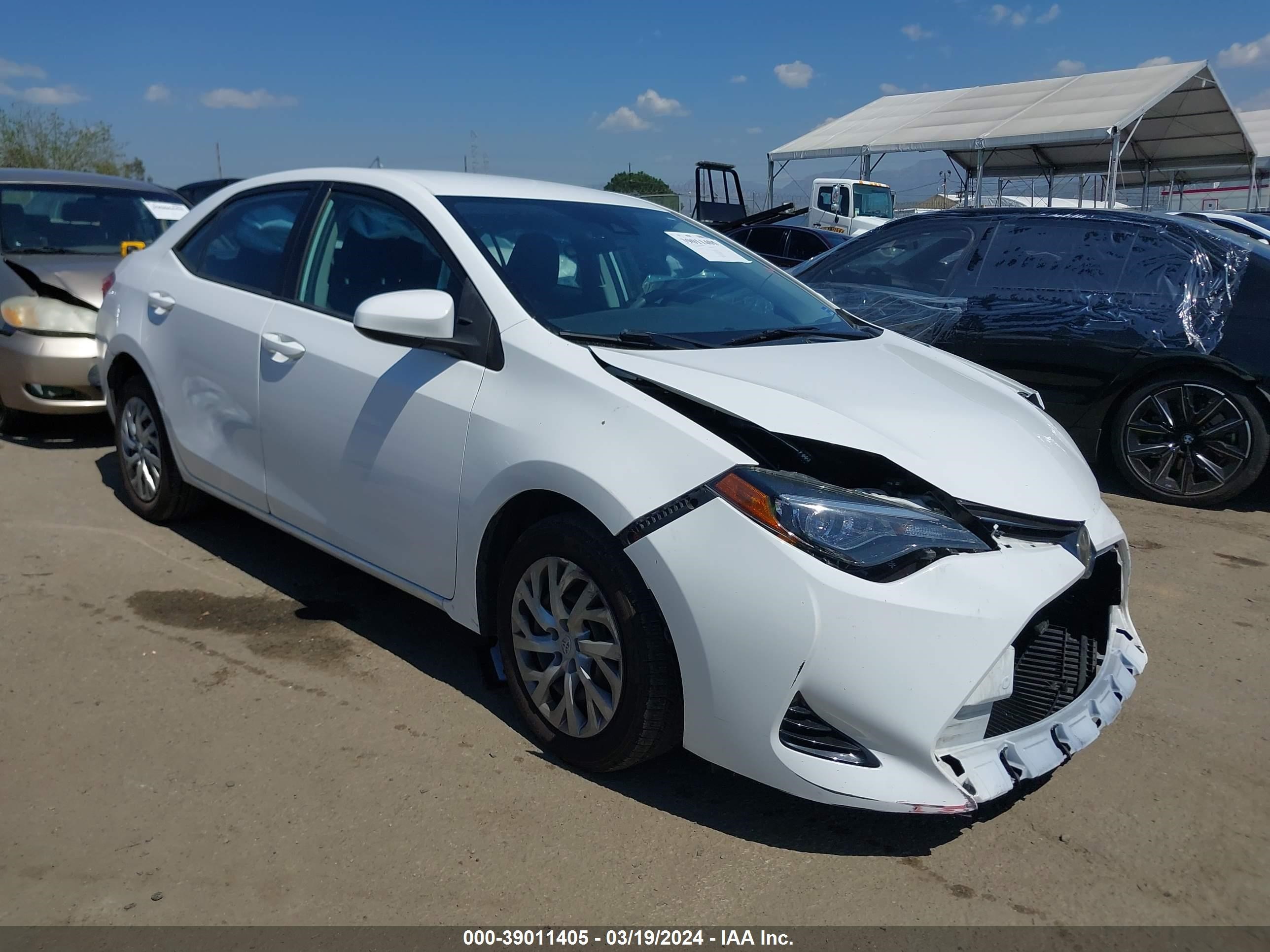 TOYOTA COROLLA 2017 5yfburhe8hp698070