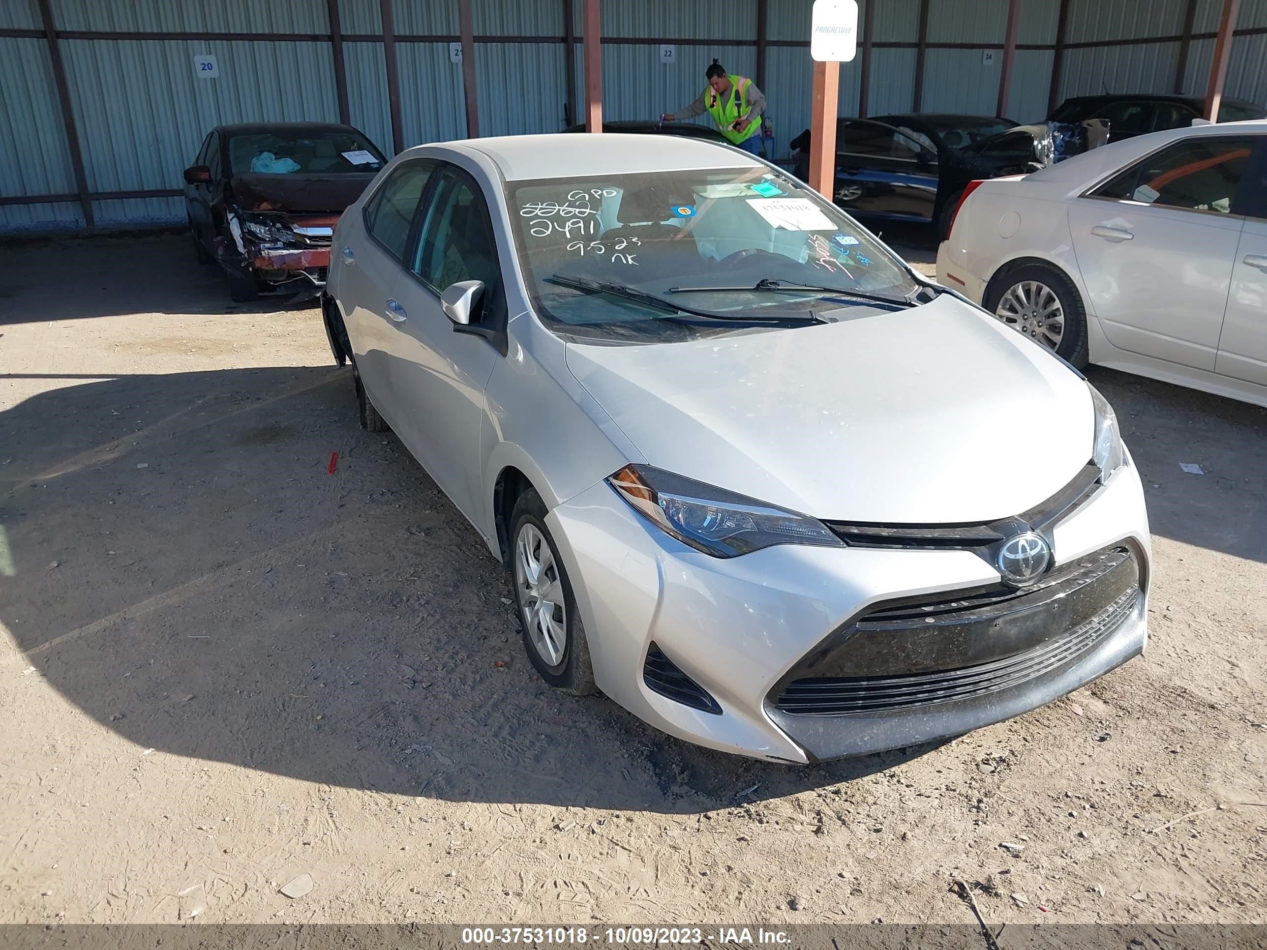 TOYOTA COROLLA 2018 5yfburhe8jp833778