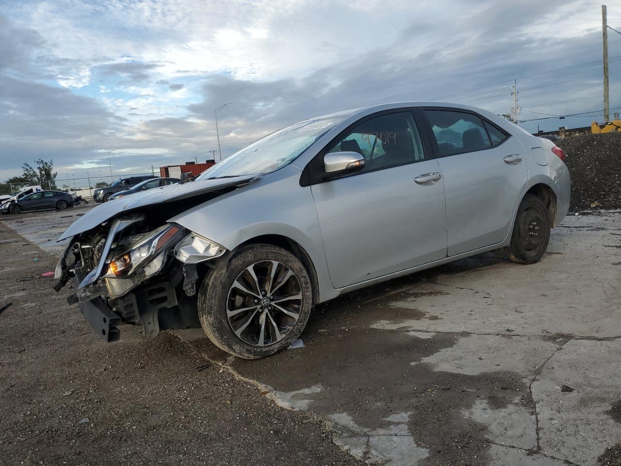 TOYOTA COROLLA 2017 5yfburhe9hp647161