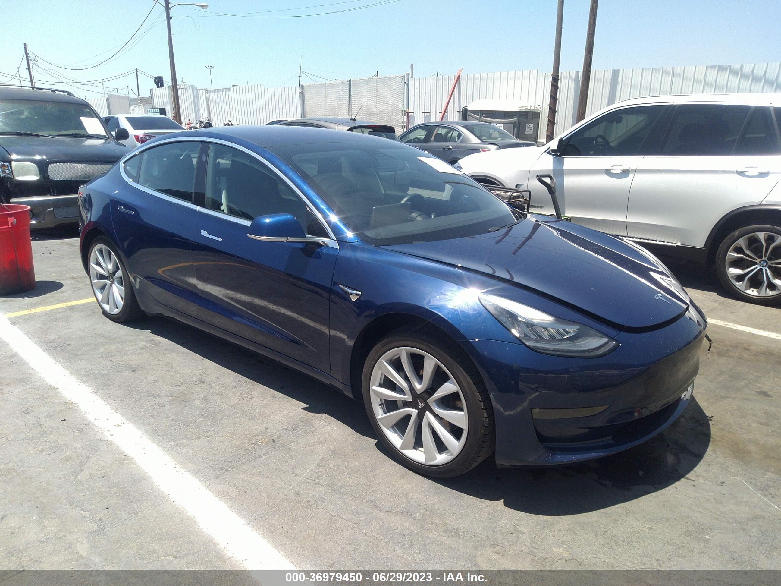 TESLA MODEL 3 2018 5yj3e1ea0jf013727