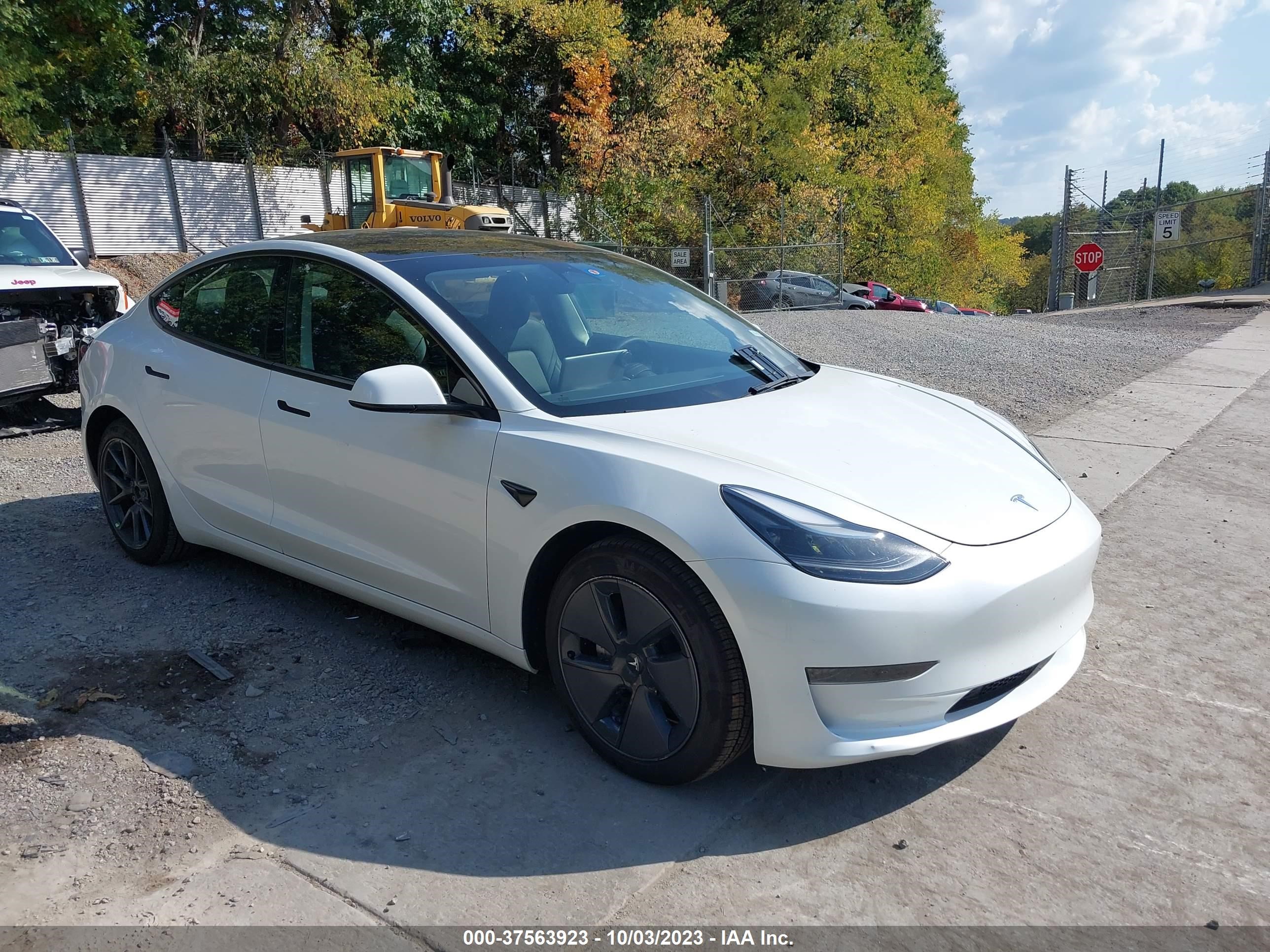 TESLA MODEL 3 2023 5yj3e1ea0pf404627