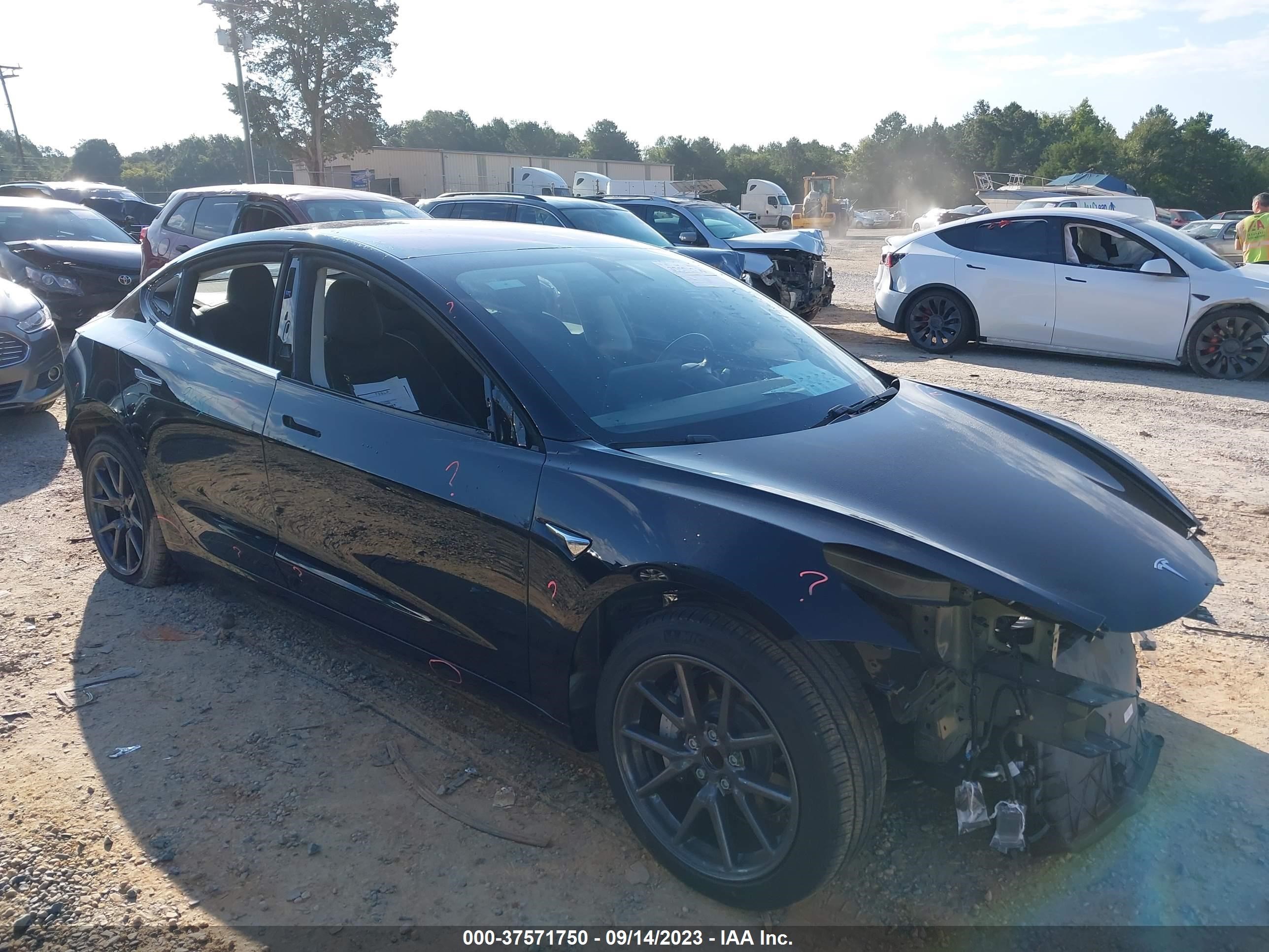 TESLA MODEL 3 2018 5yj3e1ea2jf010067