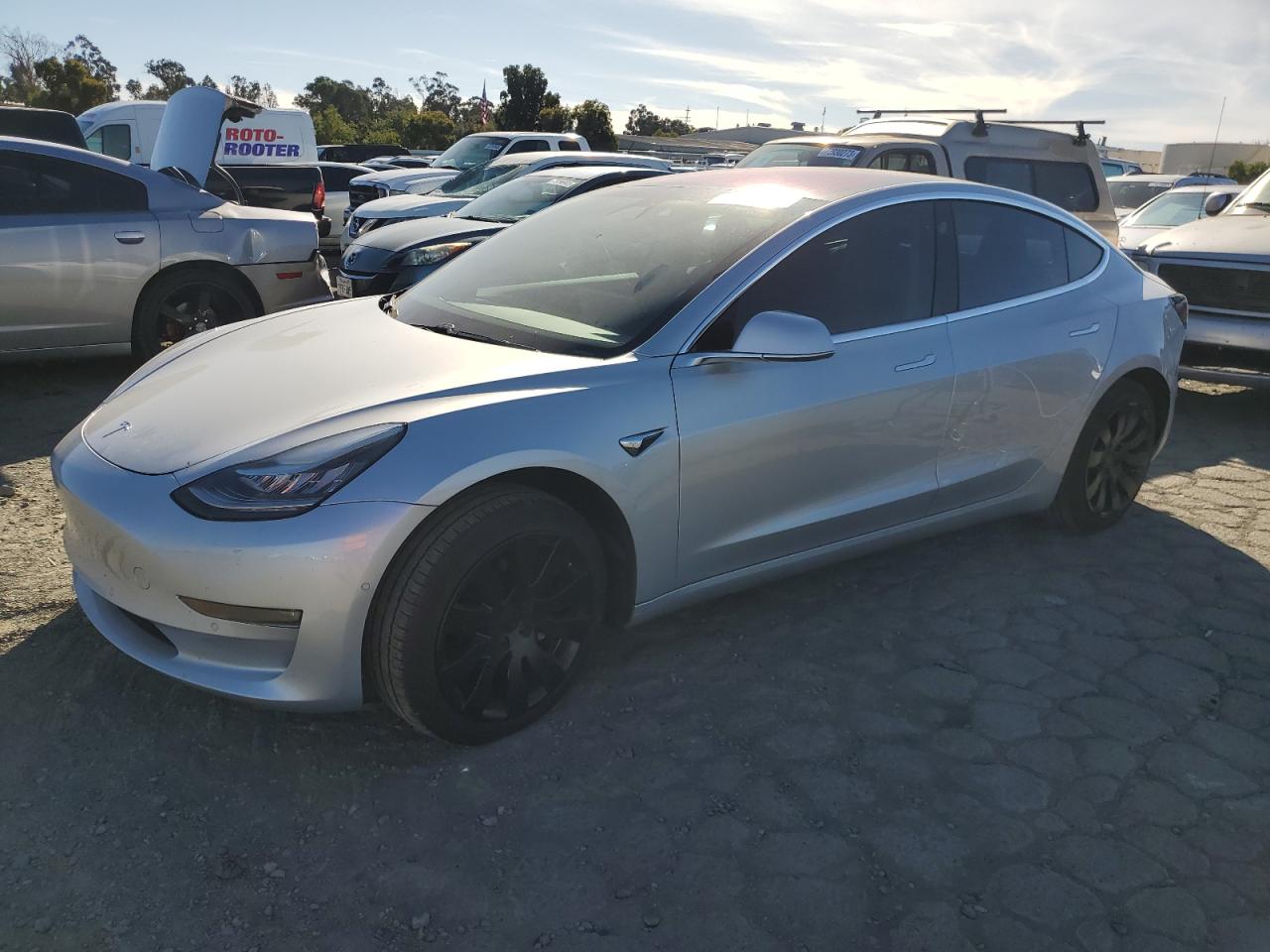 TESLA MODEL 3 2018 5yj3e1ea3jf011597