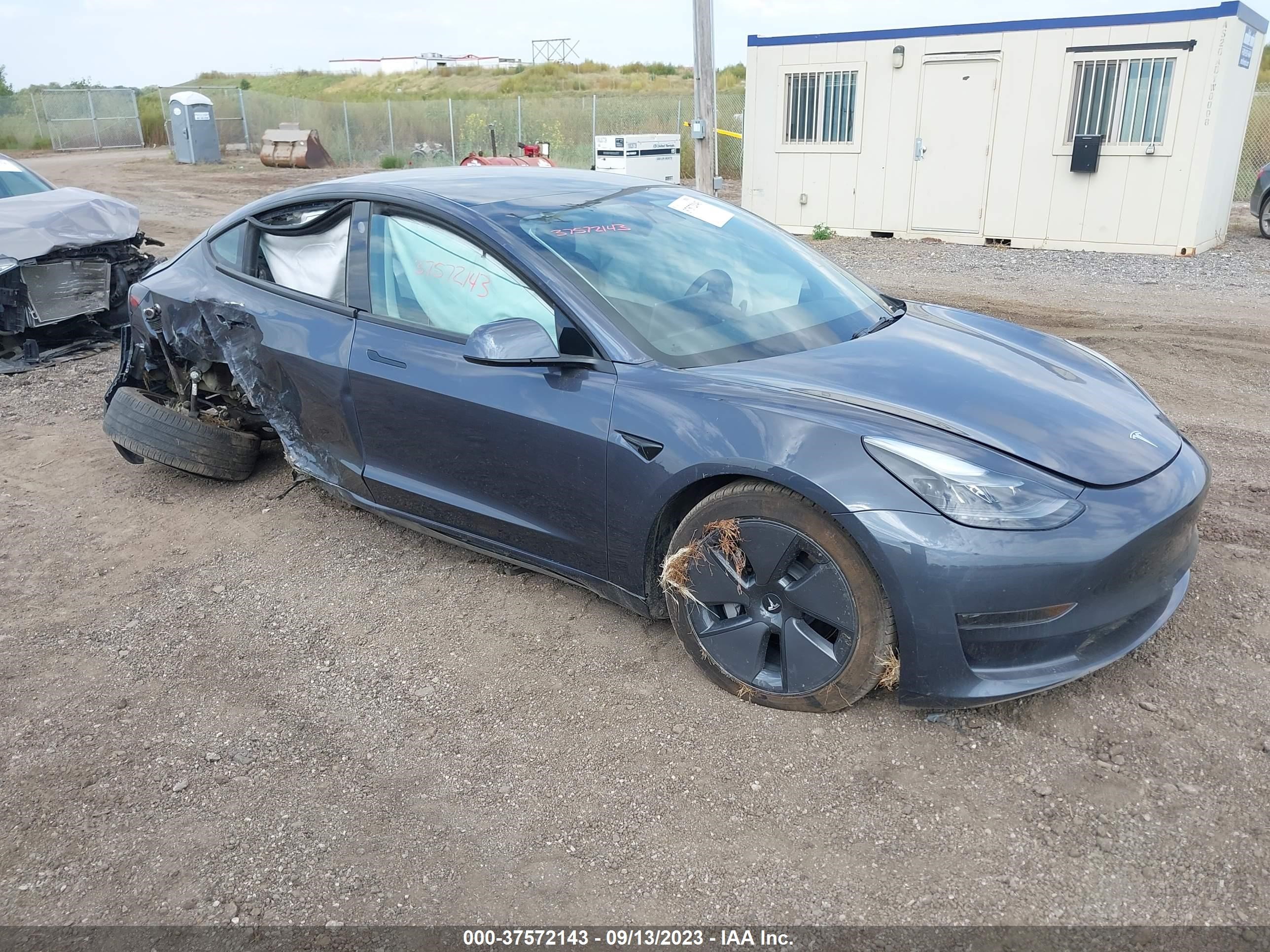 TESLA MODEL 3 2023 5yj3e1ea4pf403075