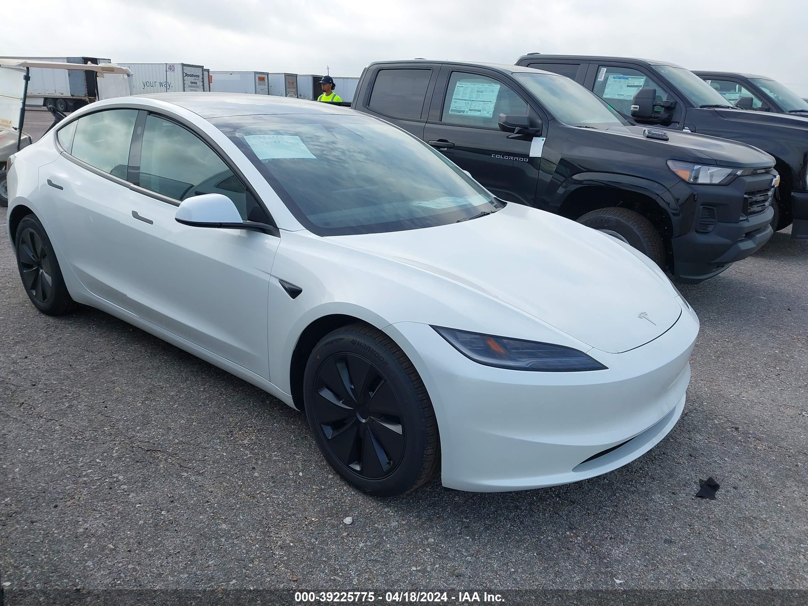 TESLA MODEL 3 2024 5yj3e1ea6rf724442