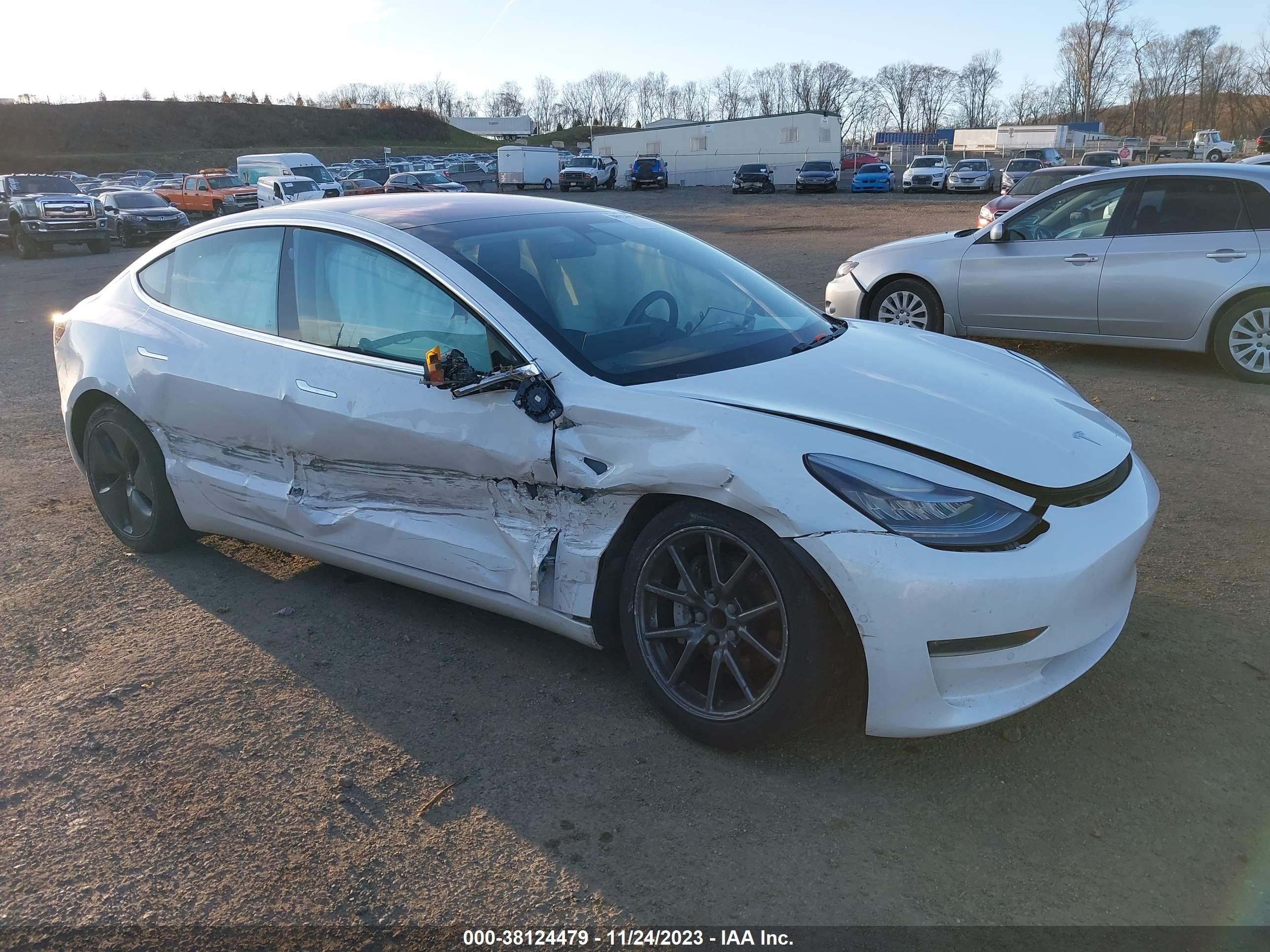 TESLA MODEL 3 2018 5yj3e1eaxjf026338