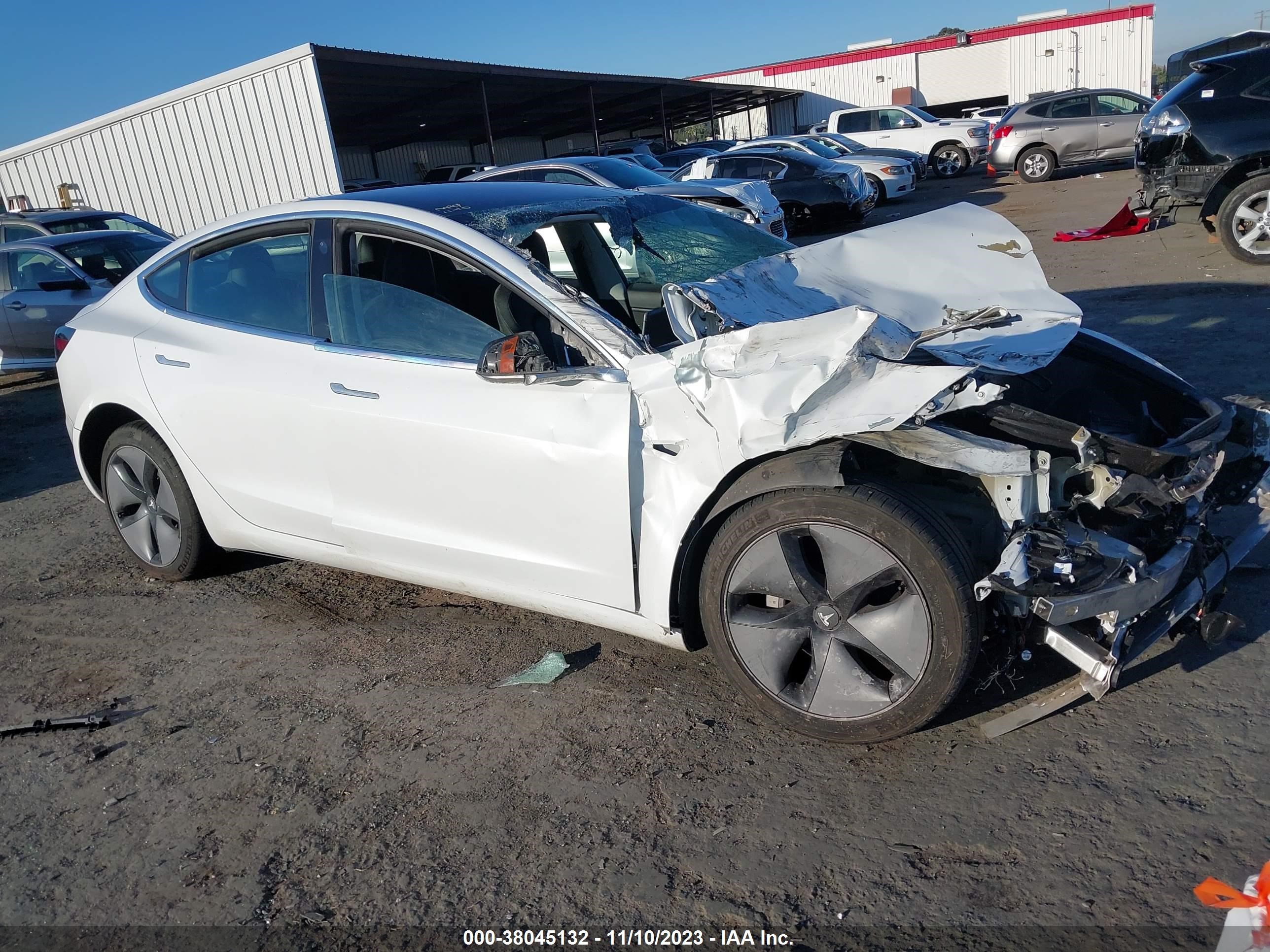 TESLA MODEL 3 2018 5yj3e1eaxjf152957