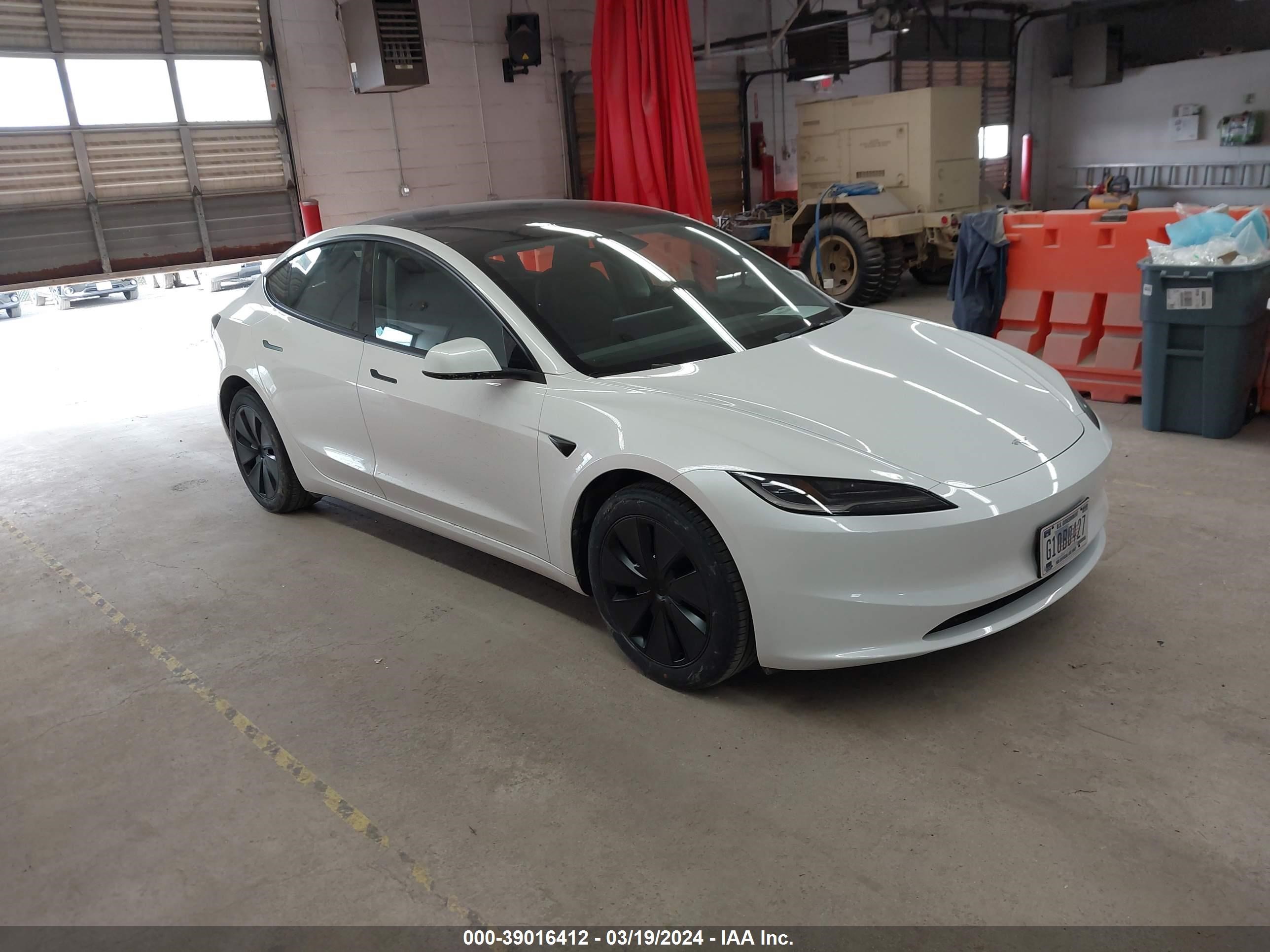 TESLA MODEL 3 2024 5yj3e1eaxrf721382