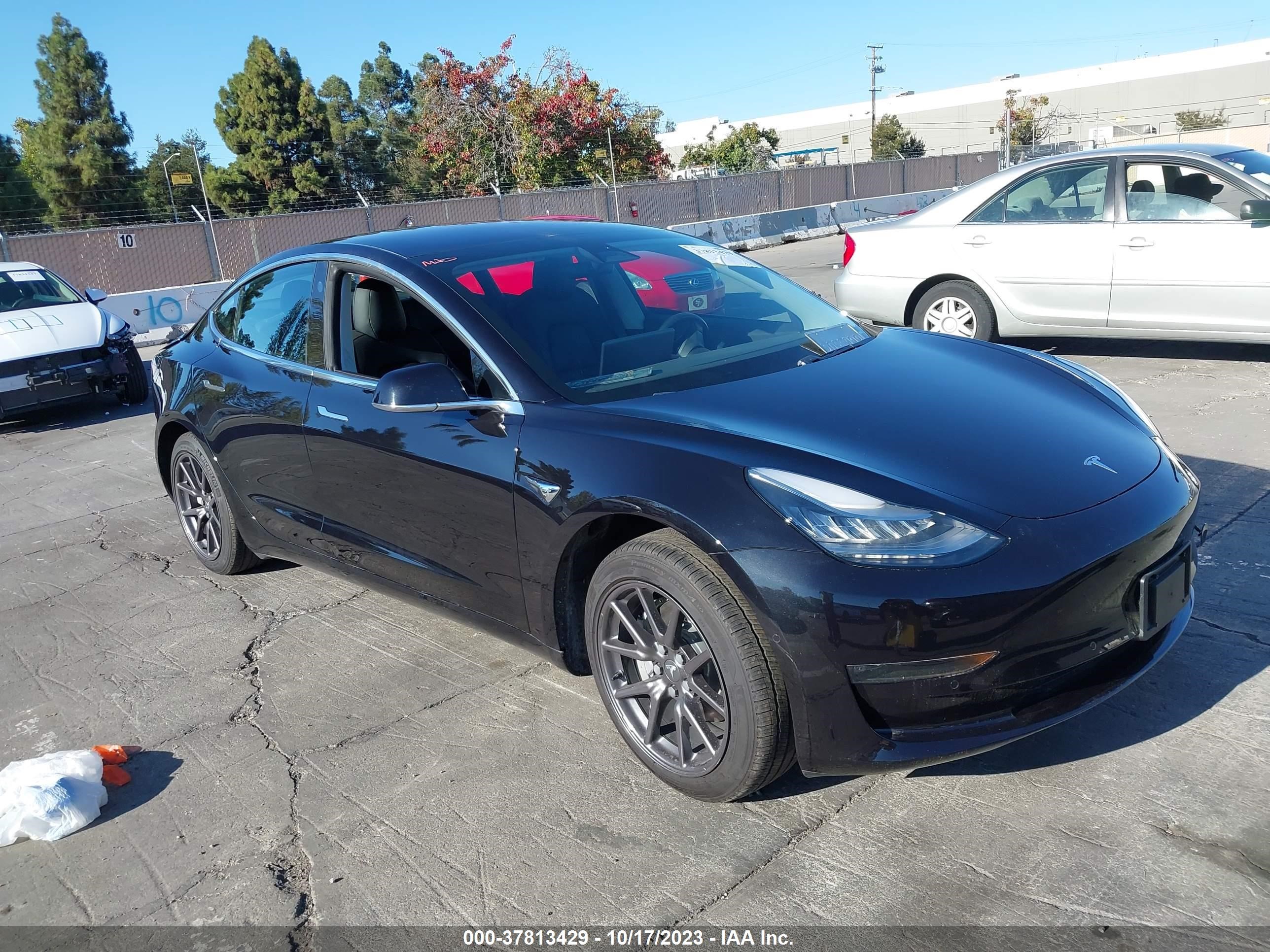 TESLA MODEL 3 2018 5yj3e1eb0jf070826