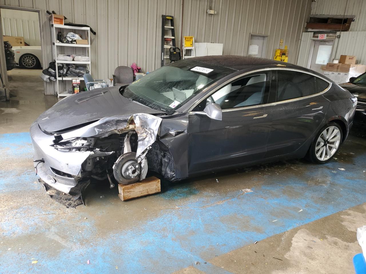 TESLA MODEL 3 2018 5yj3e1eb0jf182817