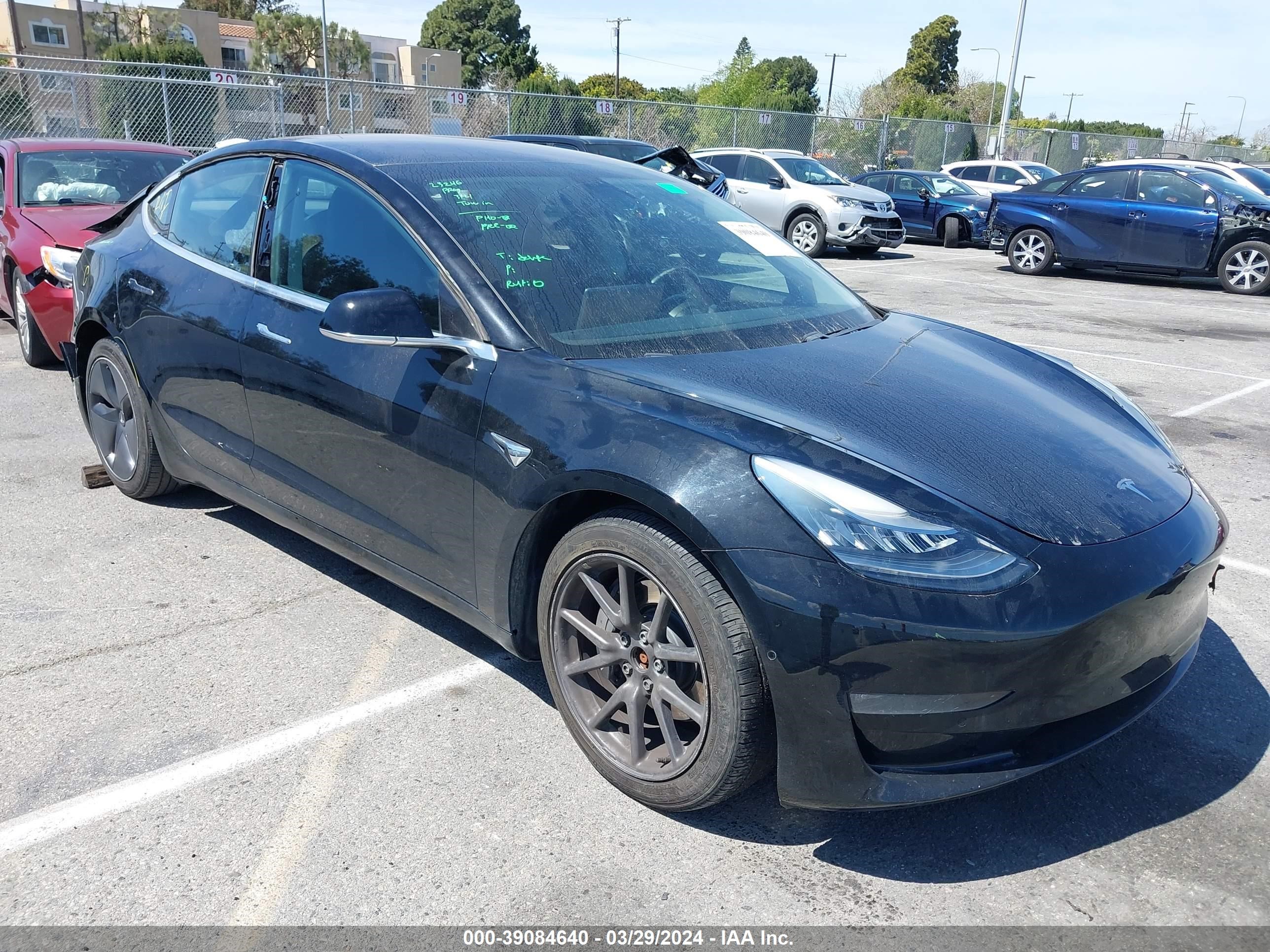 TESLA MODEL 3 2018 5yj3e1eb1jf182308