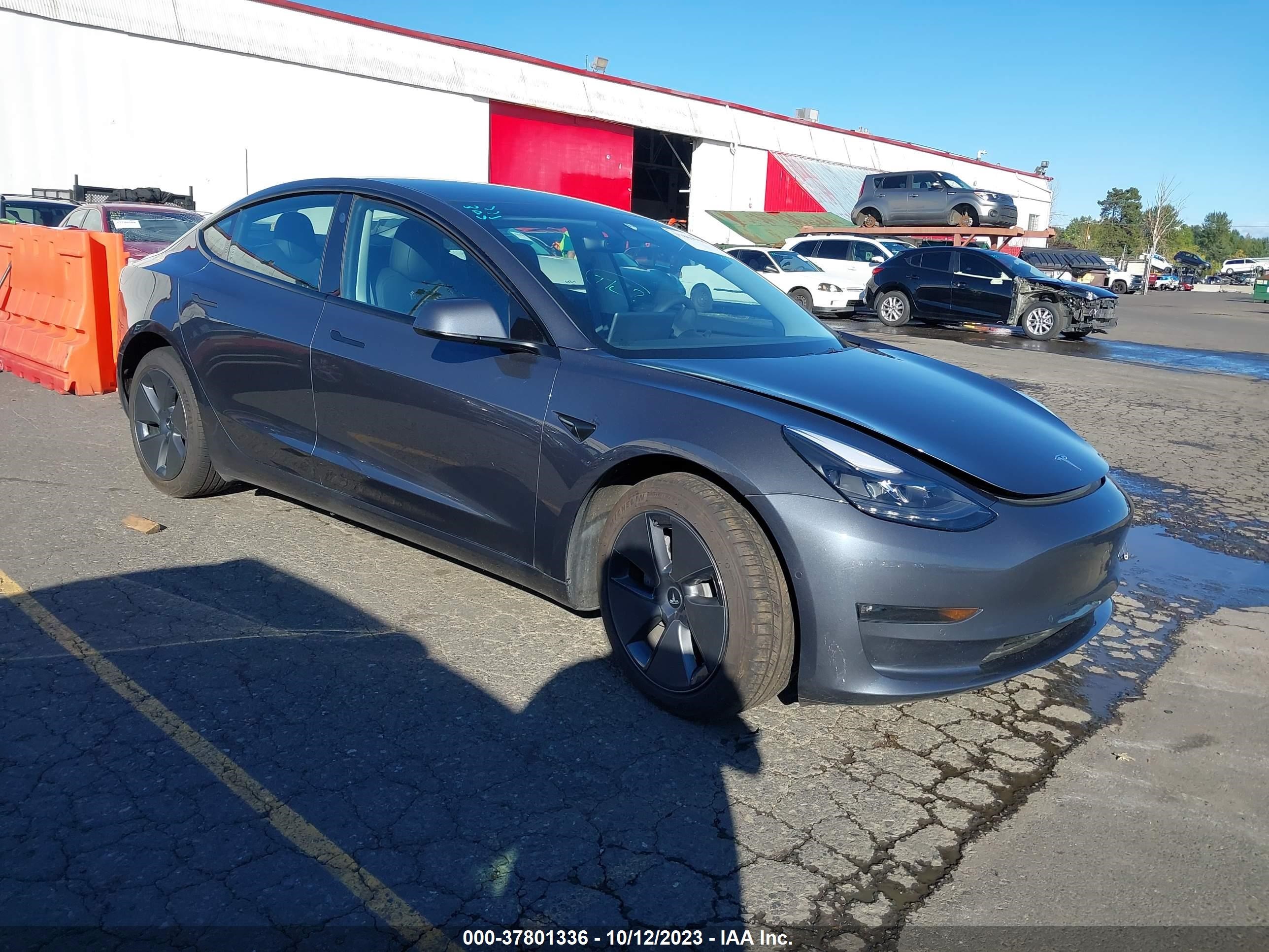 TESLA MODEL 3 2022 5yj3e1eb2nf135939