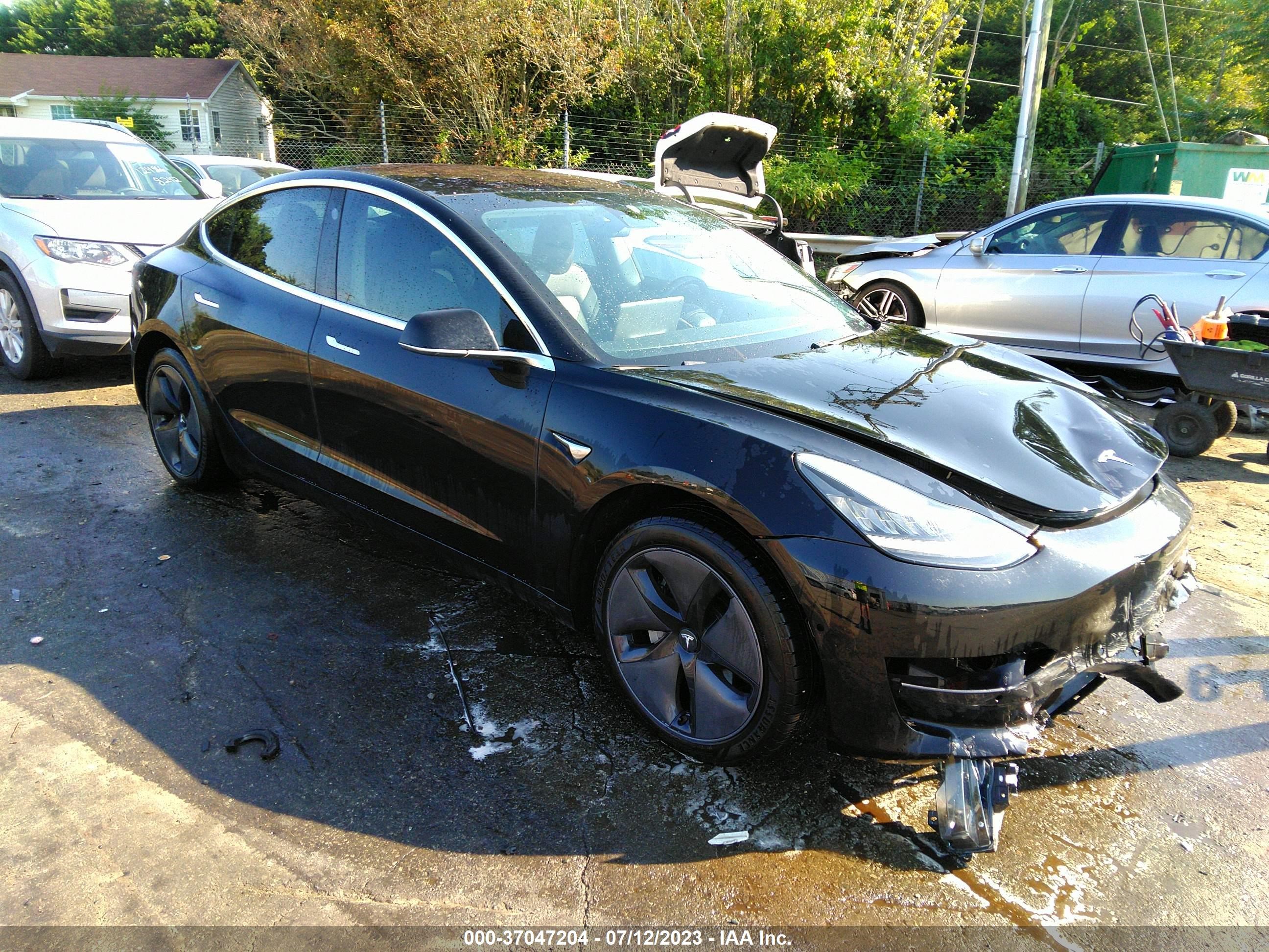 TESLA MODEL 3 2018 5yj3e1eb3jf118903