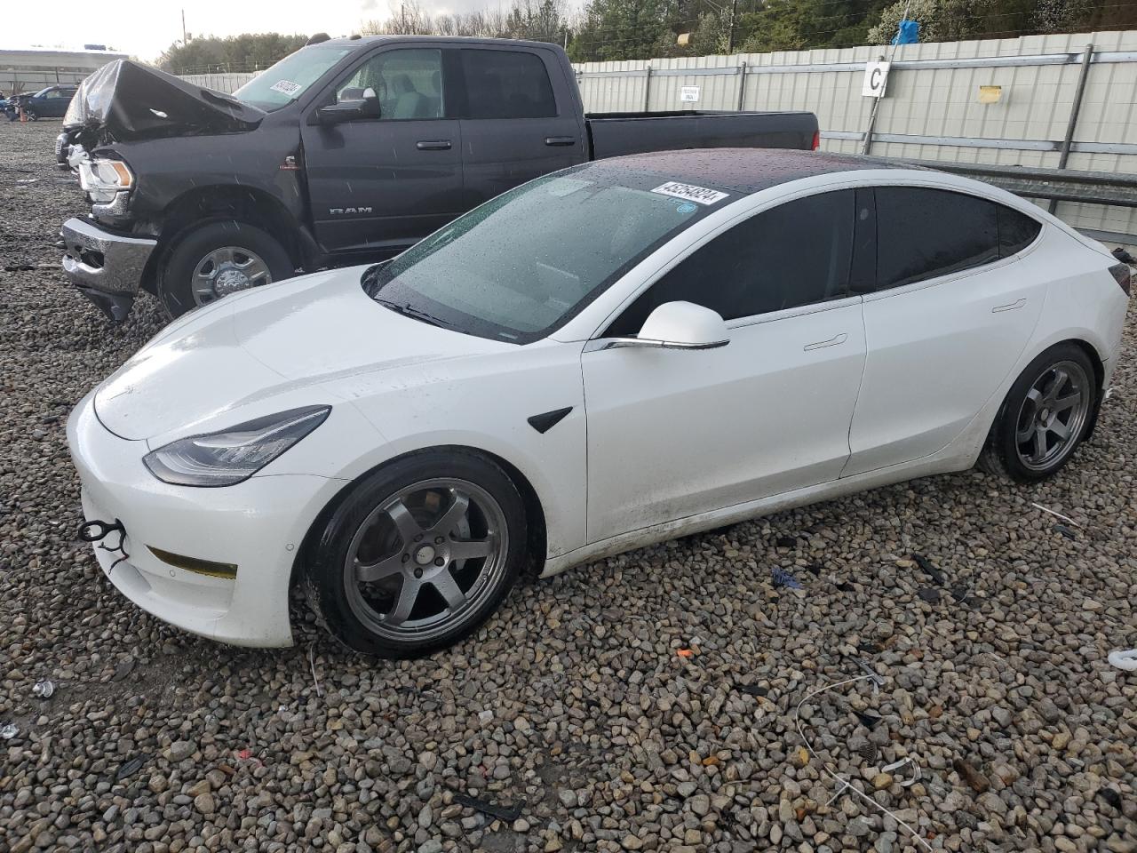 TESLA MODEL 3 2018 5yj3e1eb4jf131093