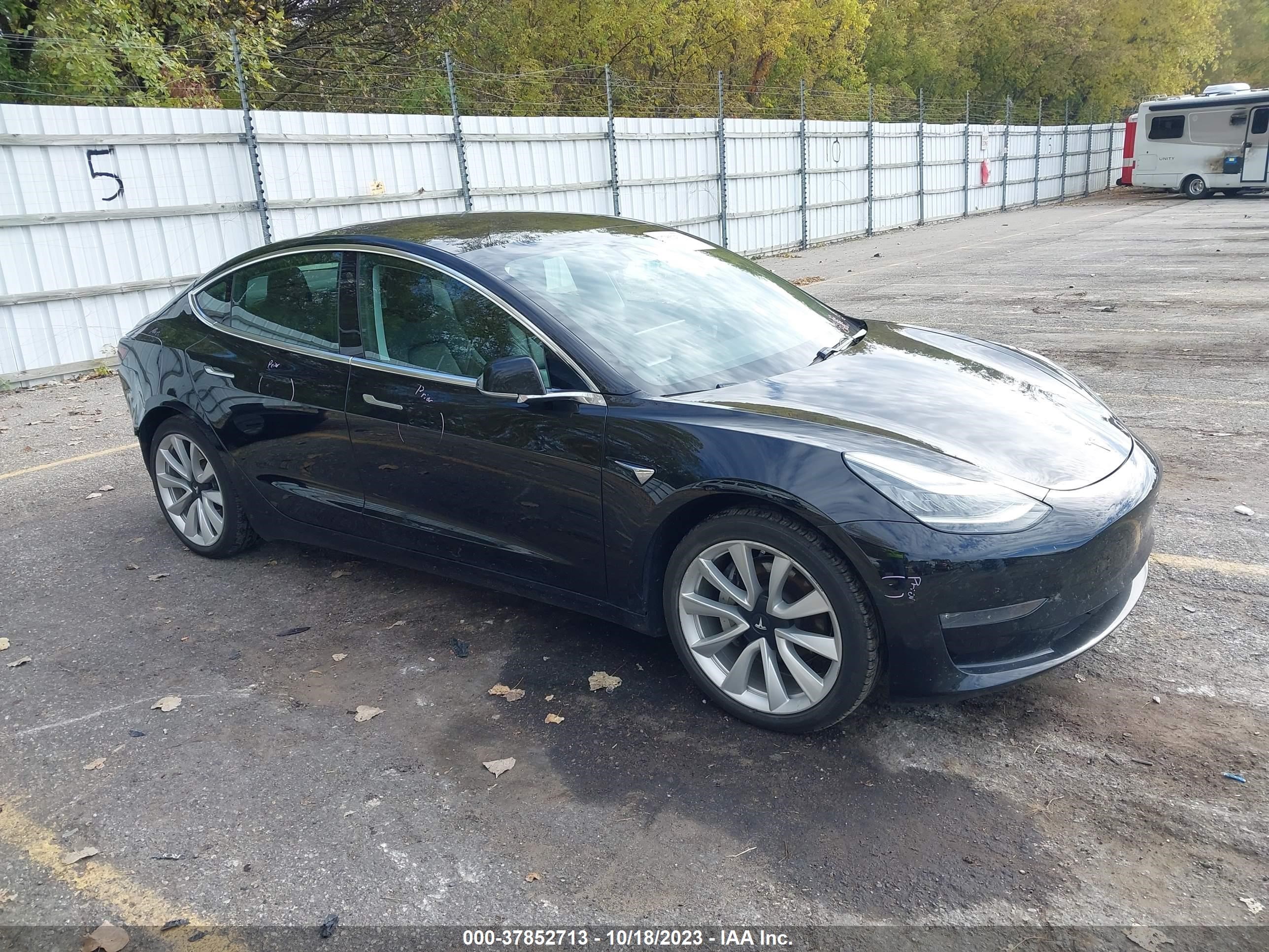 TESLA MODEL 3 2019 5yj3e1eb4kf418449