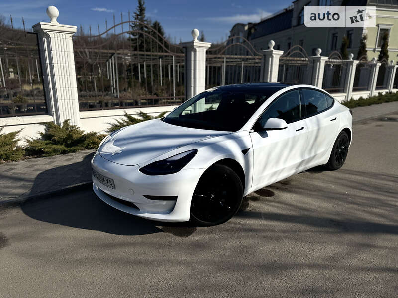 TESLA MODEL 3 2021 5yj3e1eb5nf104152