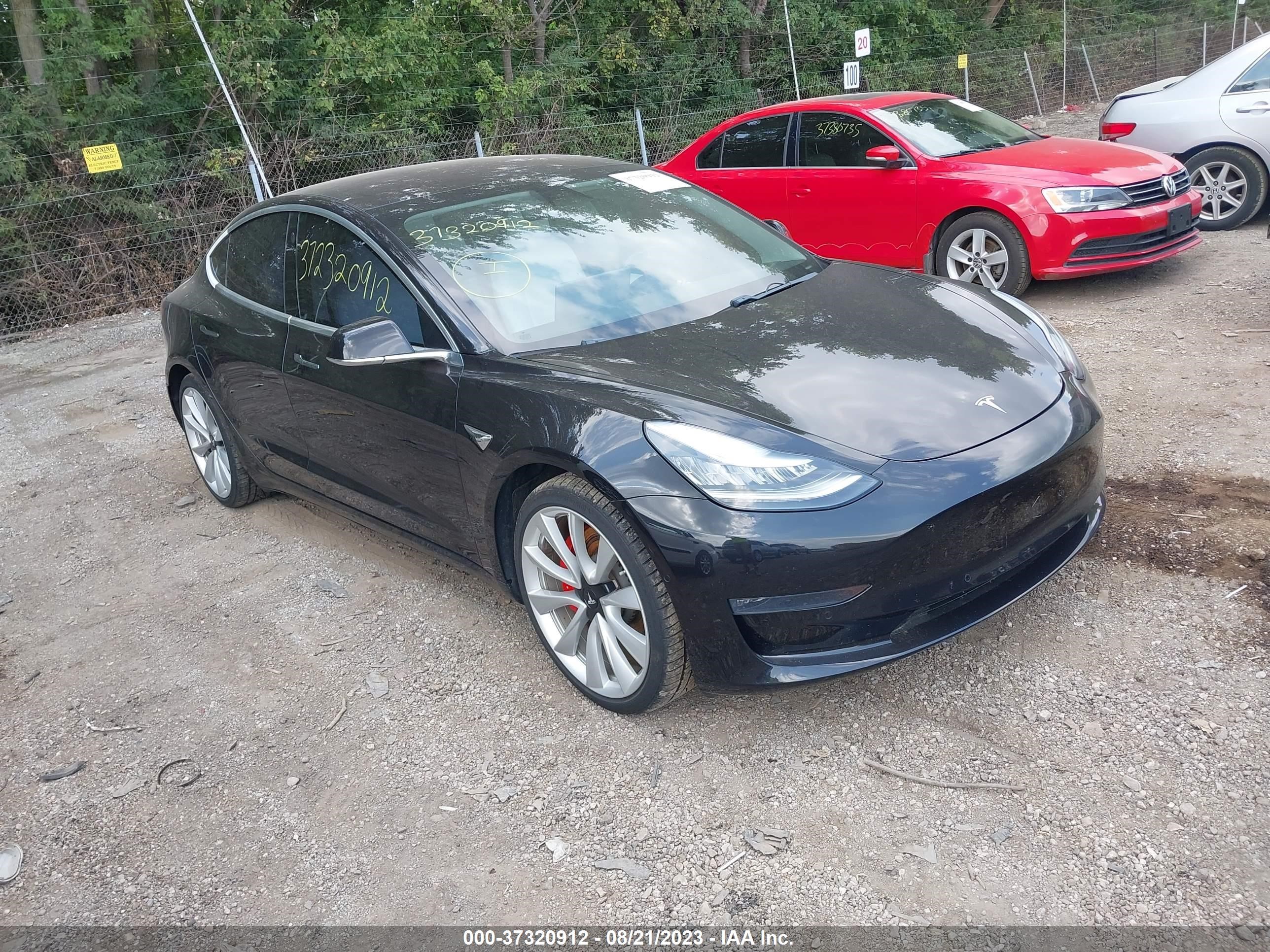 TESLA MODEL 3 2018 5yj3e1eb6jf070099