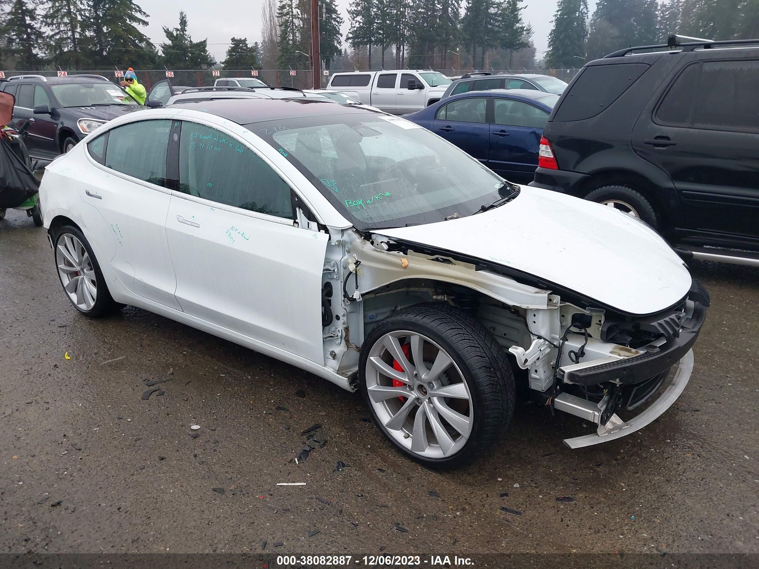 TESLA MODEL 3 2018 5yj3e1eb6jf084231