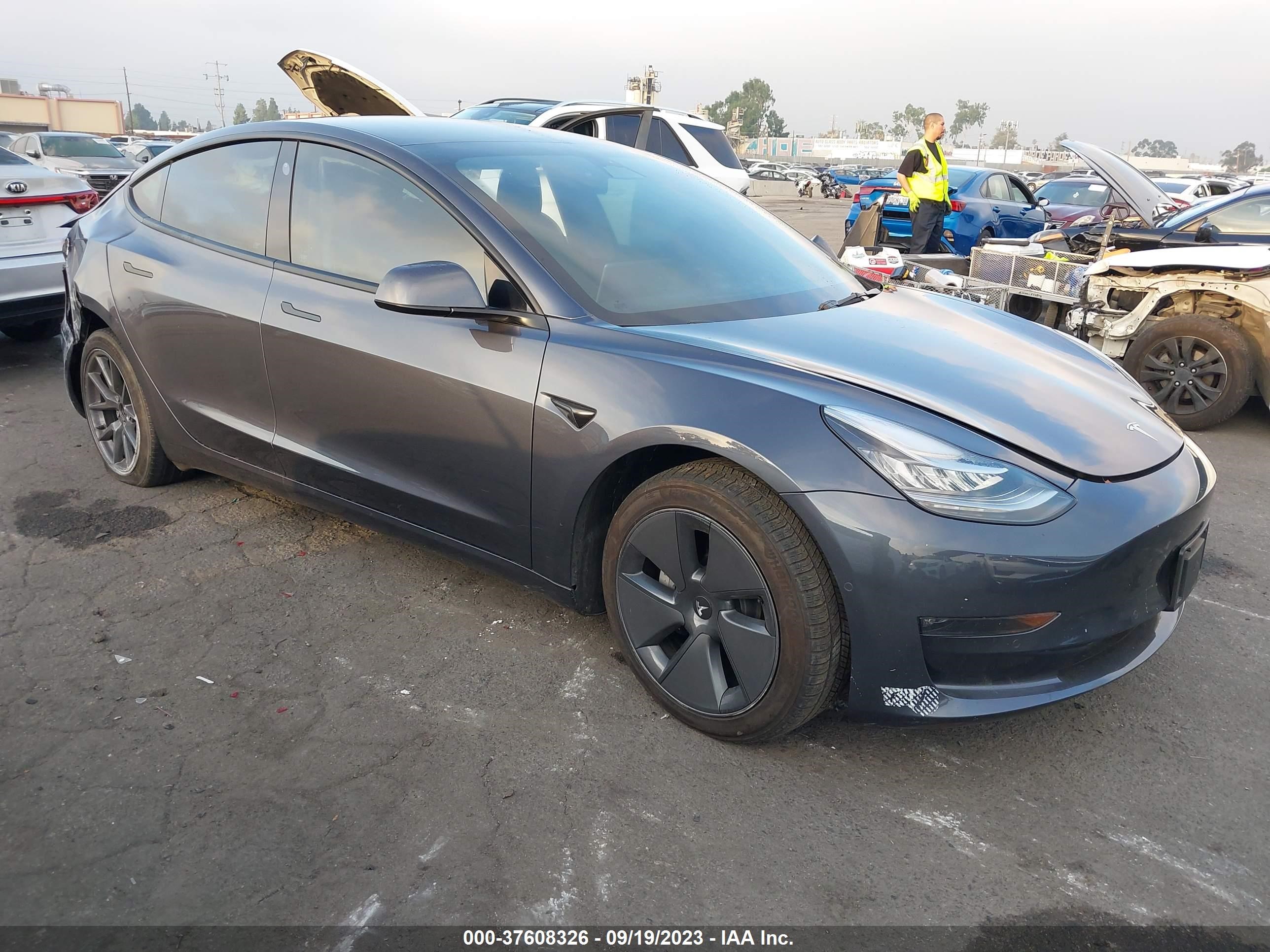 TESLA MODEL 3 2022 5yj3e1eb6nf261348