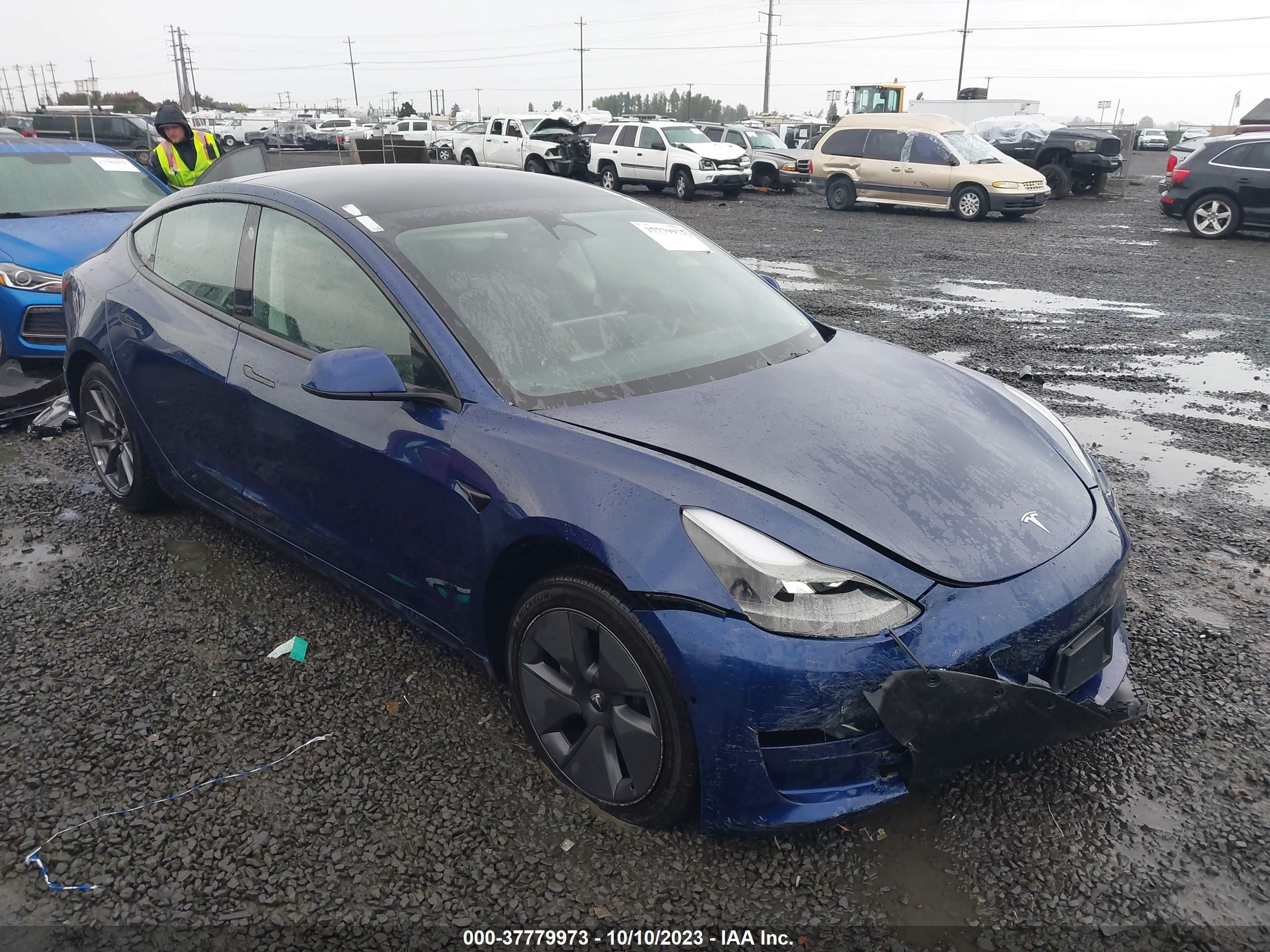 TESLA MODEL 3 2022 5yj3e1eb7nf270902