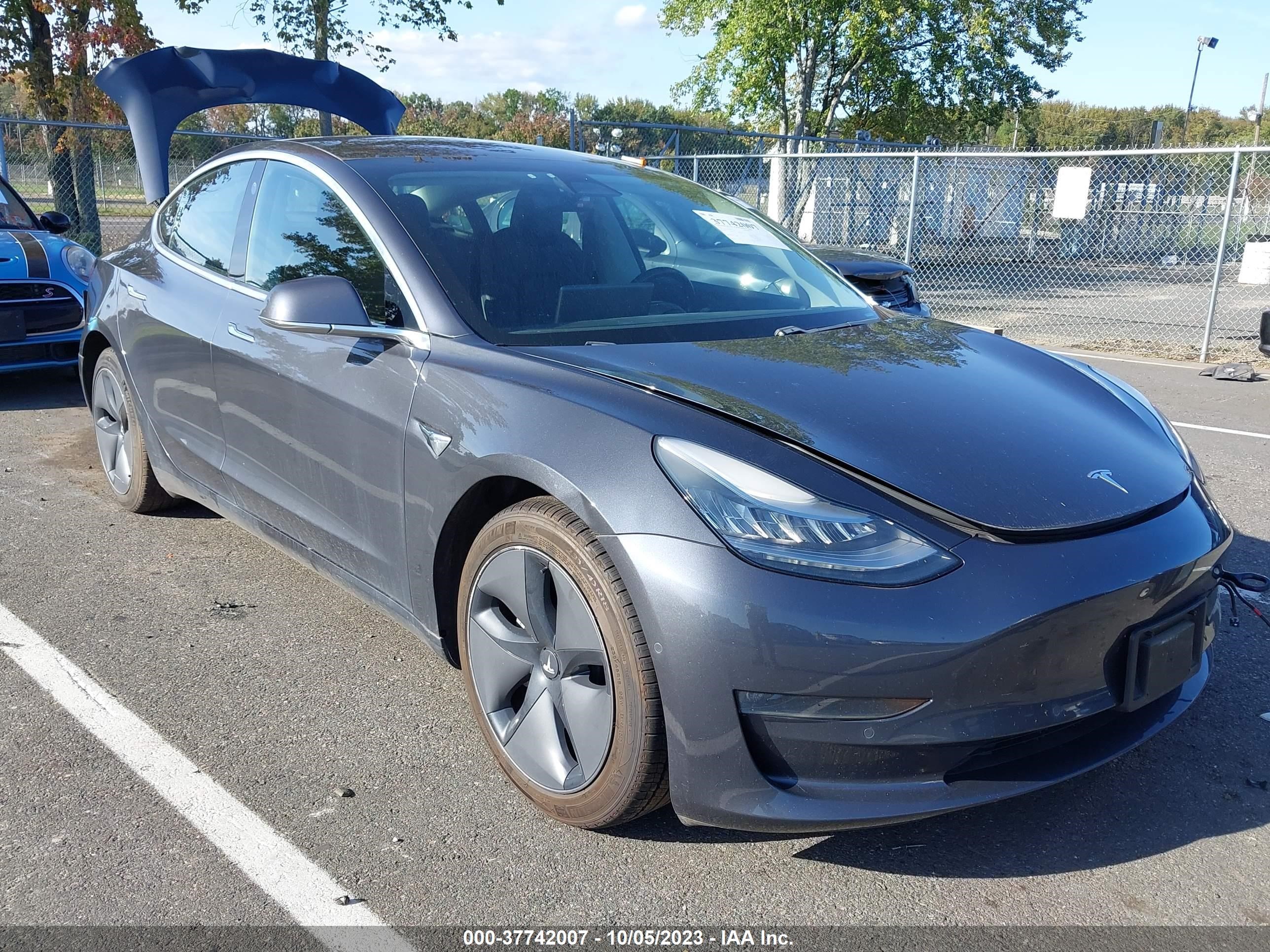 TESLA MODEL 3 2018 5yj3e1eb8jf077202