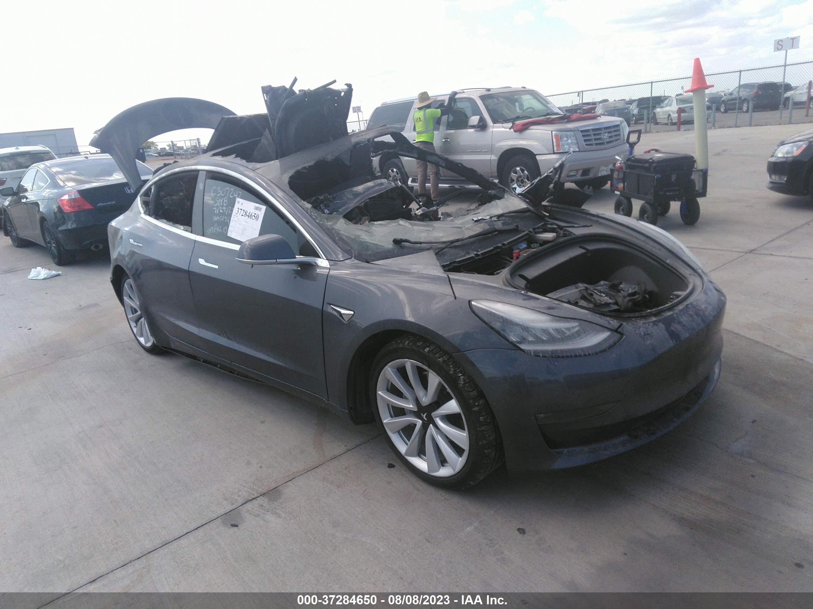 TESLA MODEL 3 2020 5yj3e1eb8lf620194