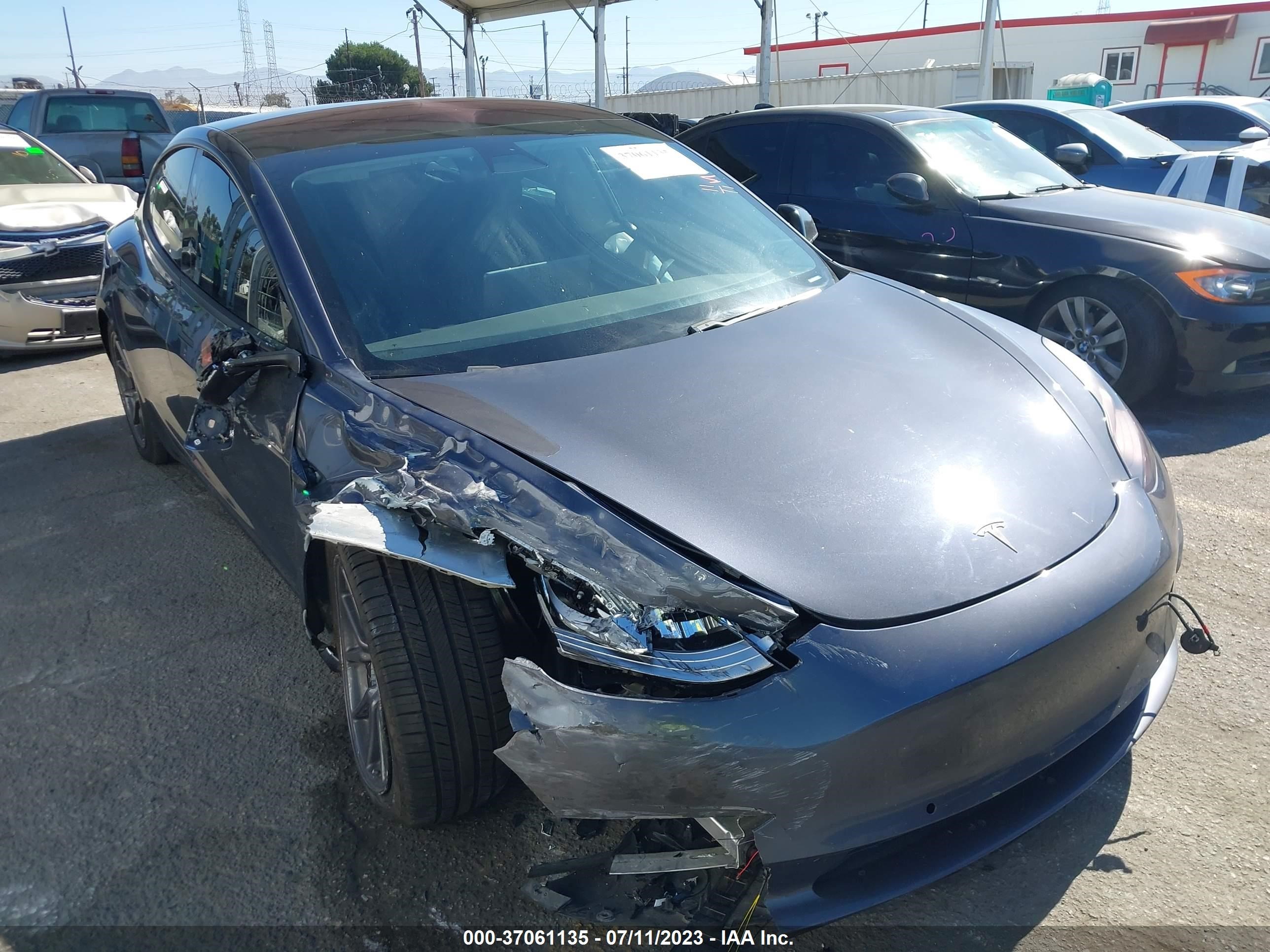 TESLA MODEL 3 2018 5yj3e1eb9jf114208