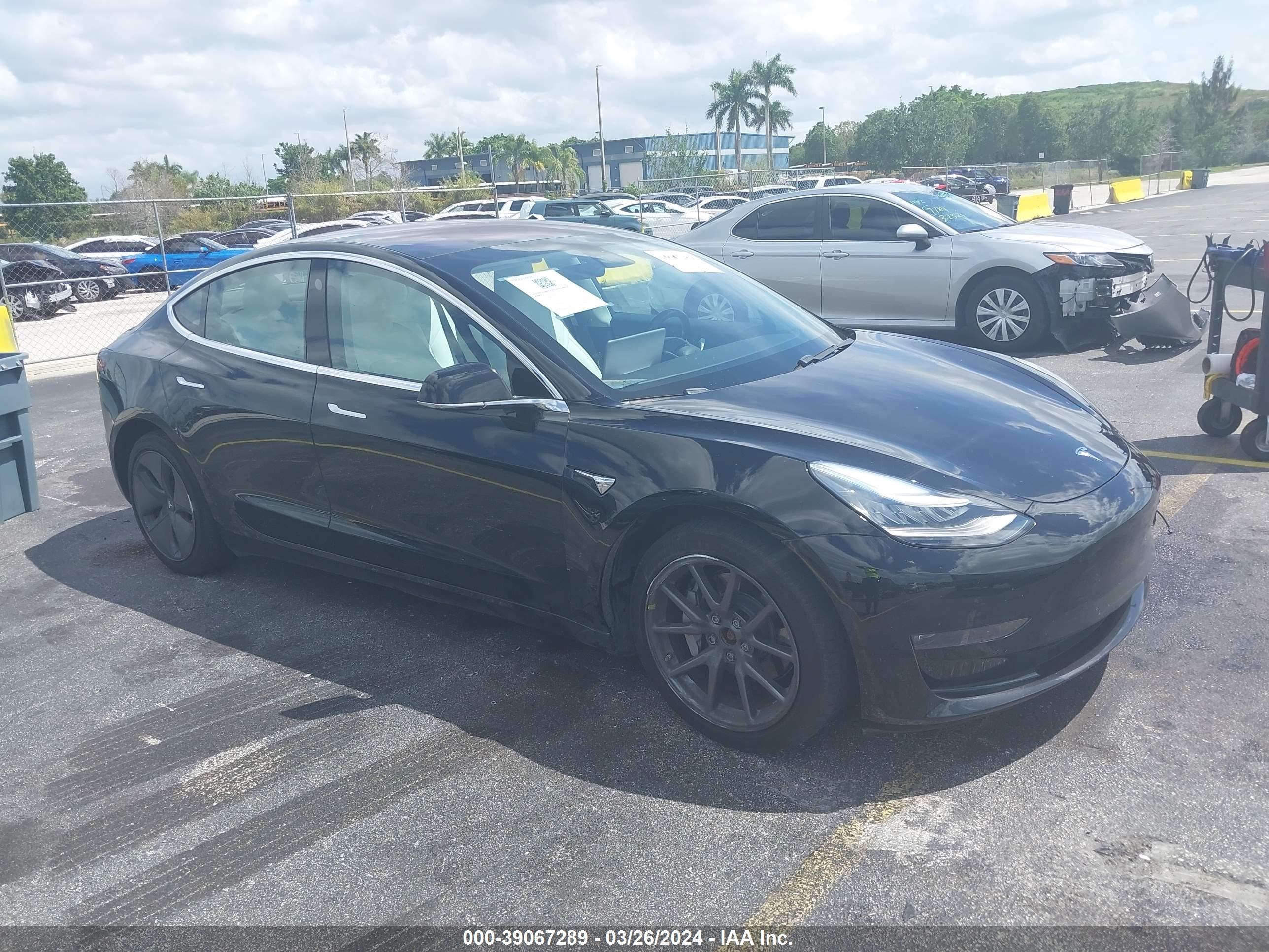 TESLA MODEL 3 2018 5yj3e1eb9jf184324