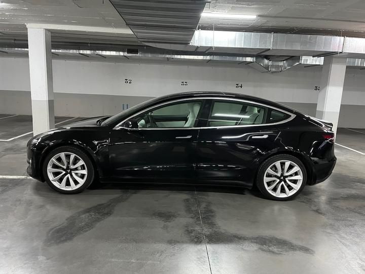 TESLA MODEL 3 SALOON 2019 5yj3e7ea4kf380134