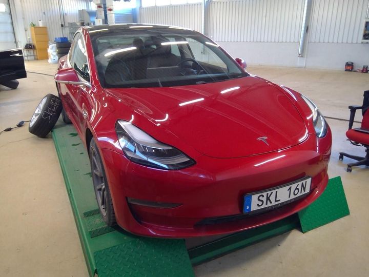 TESLA MODEL 3 2019 5yj3e7eb0lf568370