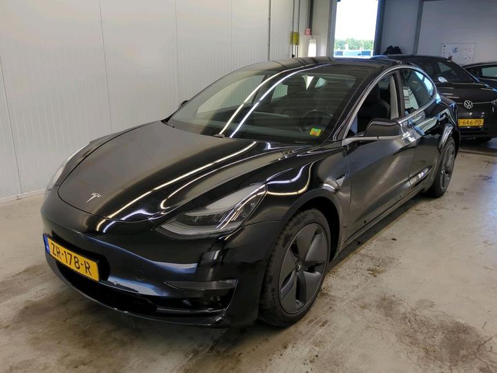 TESLA 3 2019 5yj3e7eb3kf339017