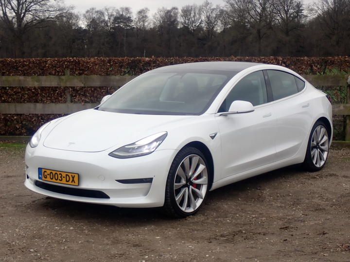 TESLA MODEL 3 SALOON 2019 5yj3e7eb4kf470716