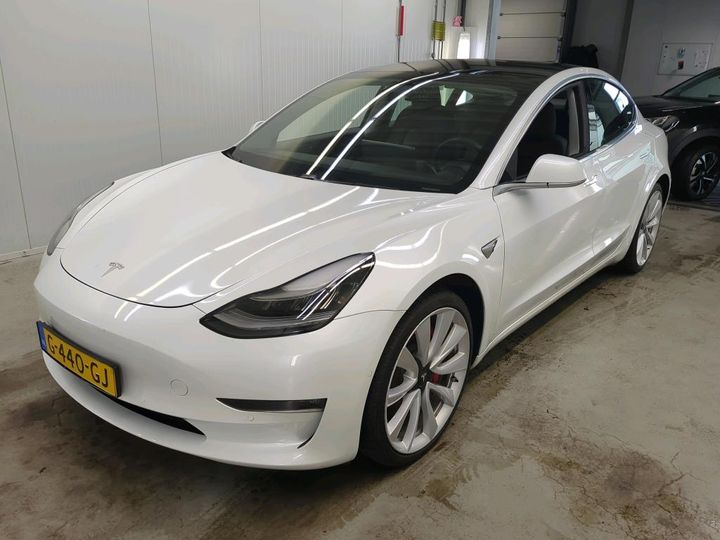 TESLA 3 2019 5yj3e7ebxkf523421