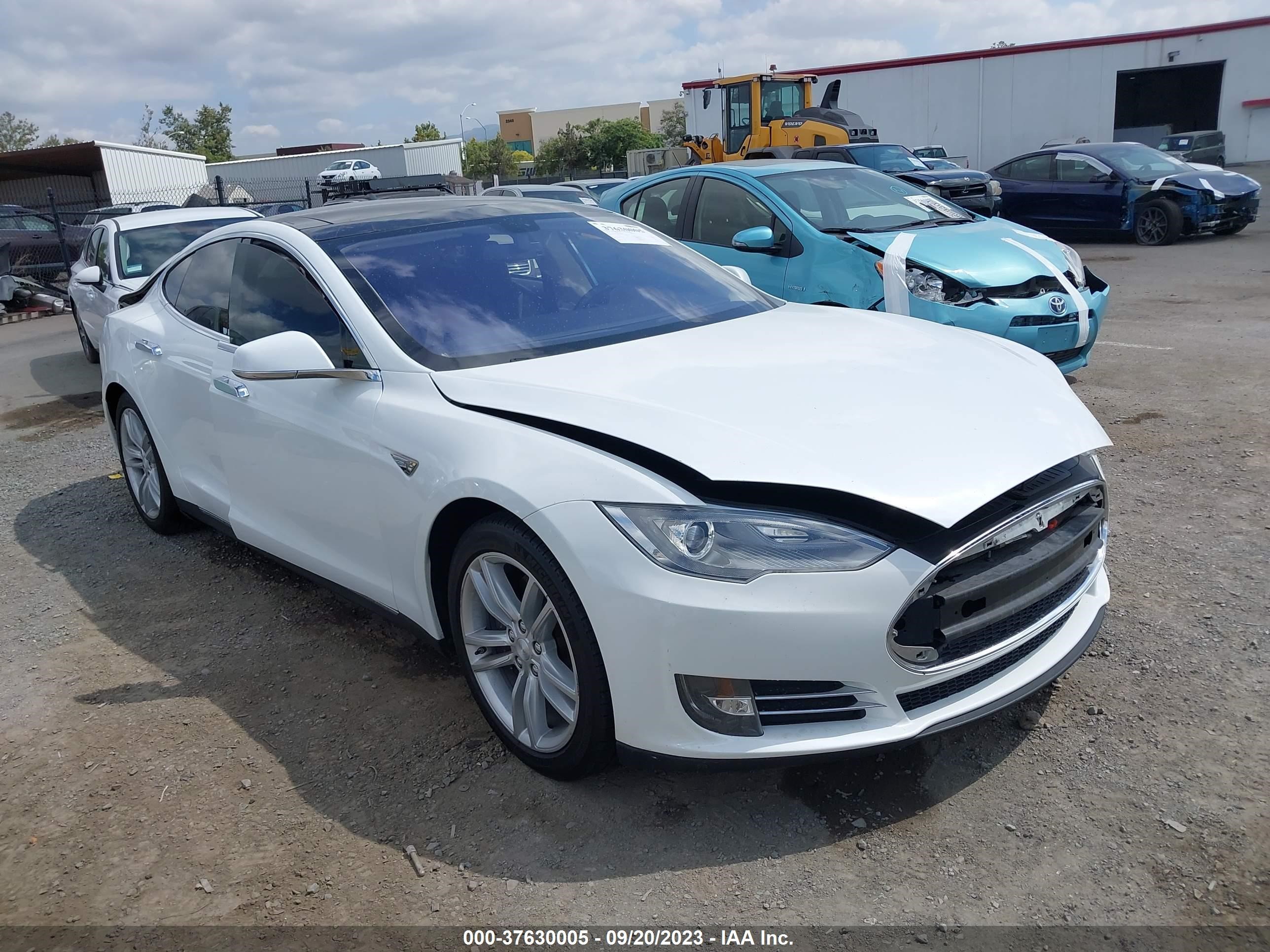 TESLA MODEL S 2013 5yjsa1cg6dfp19622