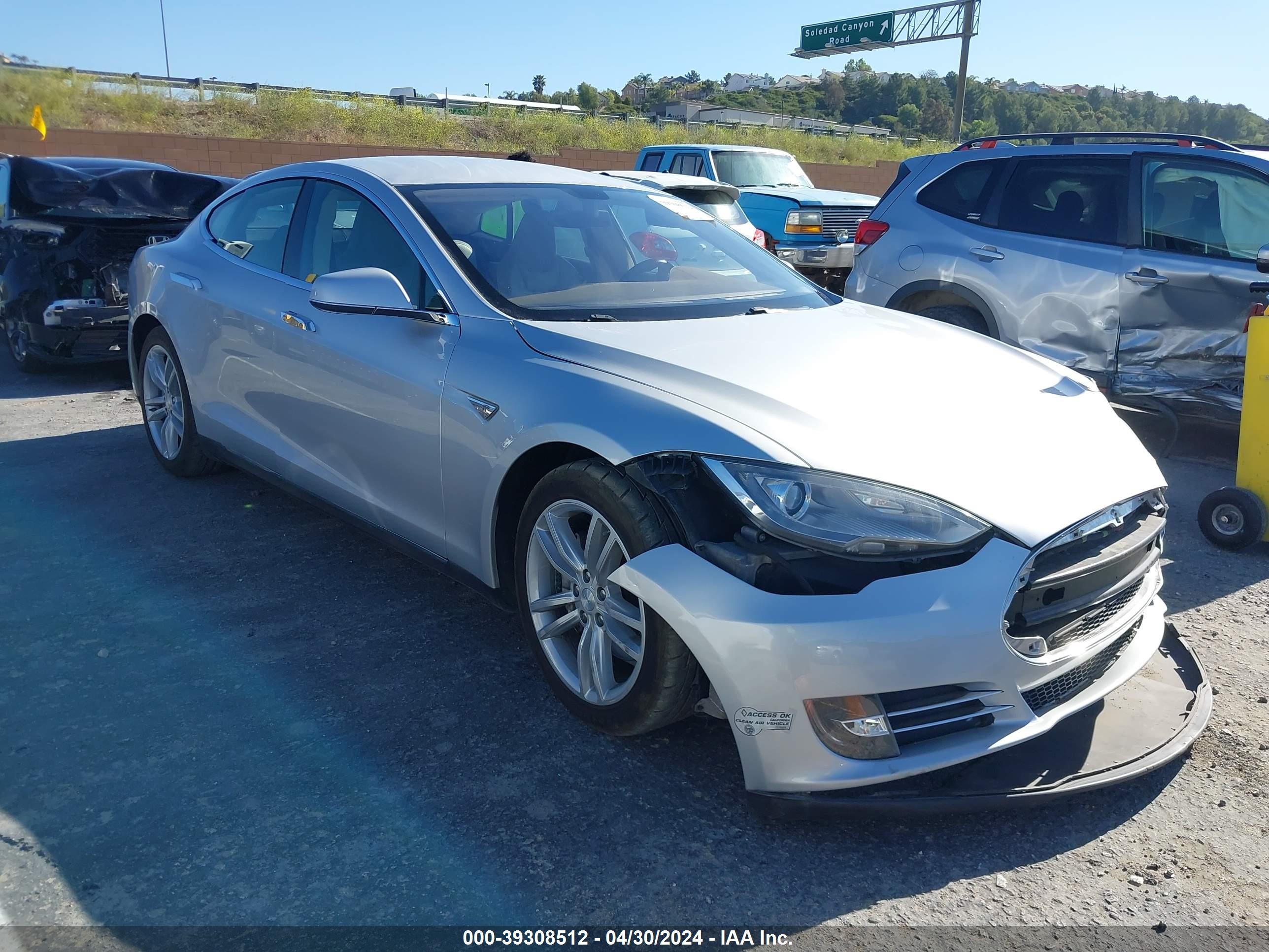 TESLA MODEL S 2013 5yjsa1cg9dfp24443